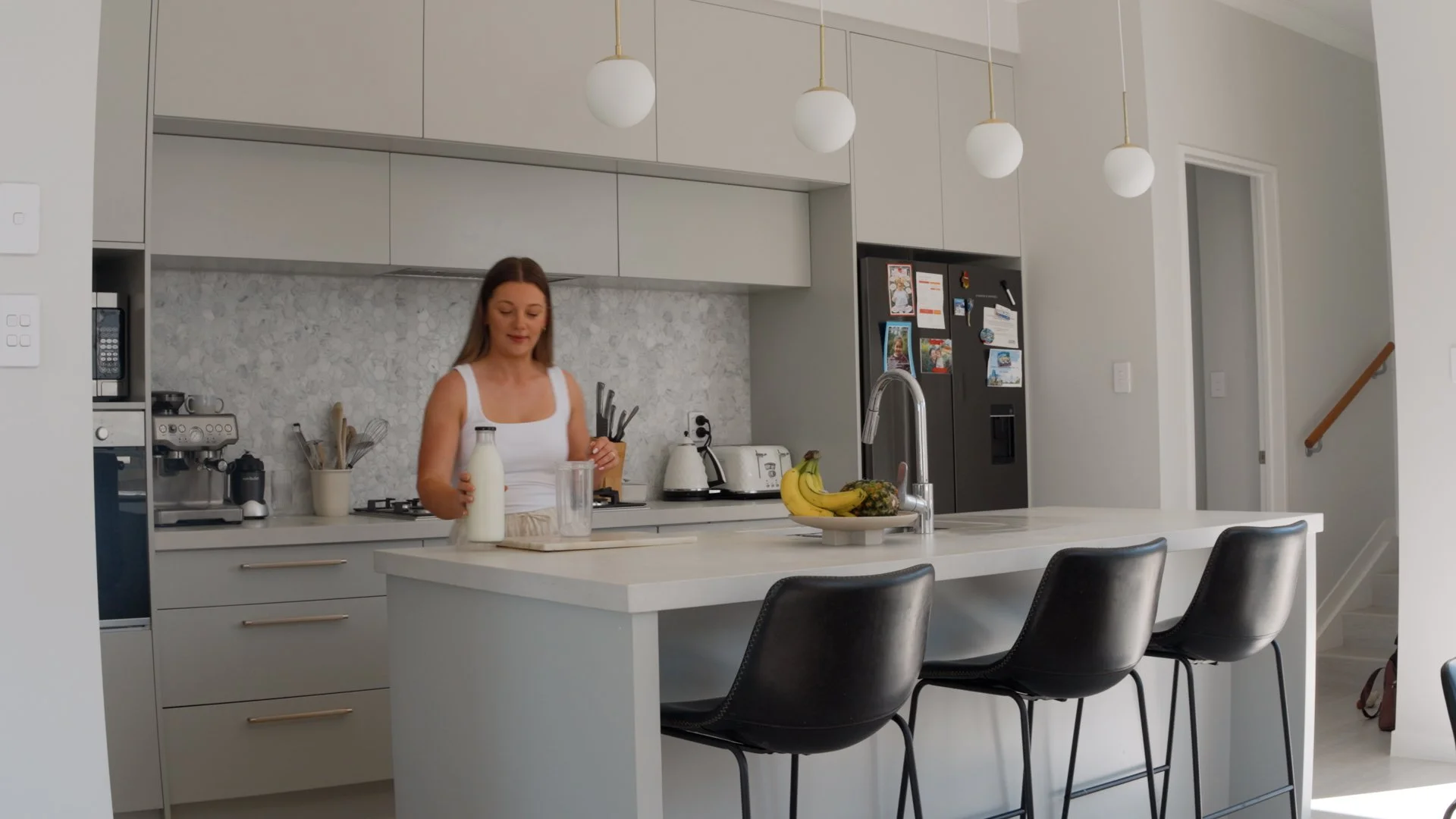 MOVE WOMEN.00_00_10_12.Still042.jpg