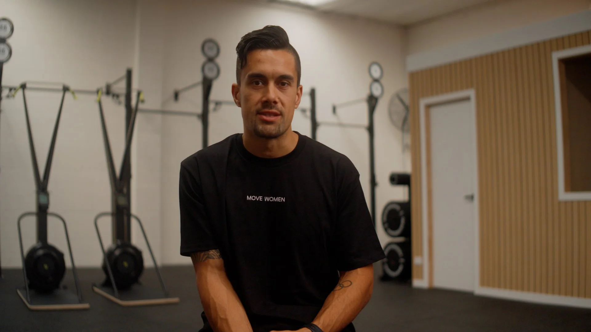 MOVE WOMEN.00_01_56_12.Still077.jpg