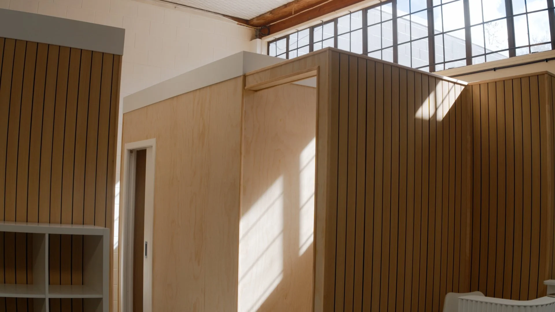 MOVE WOMEN.00_01_18_22.Still062.jpg