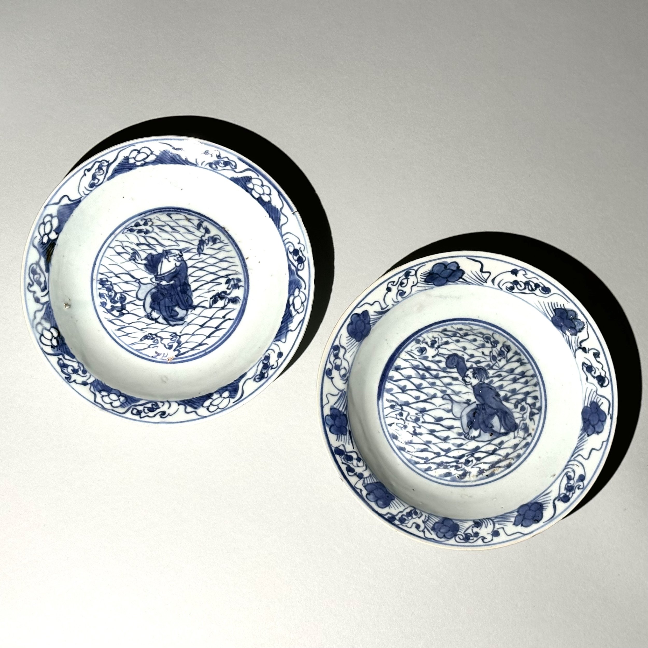 Pair of ko-sometsuke immortal dishes