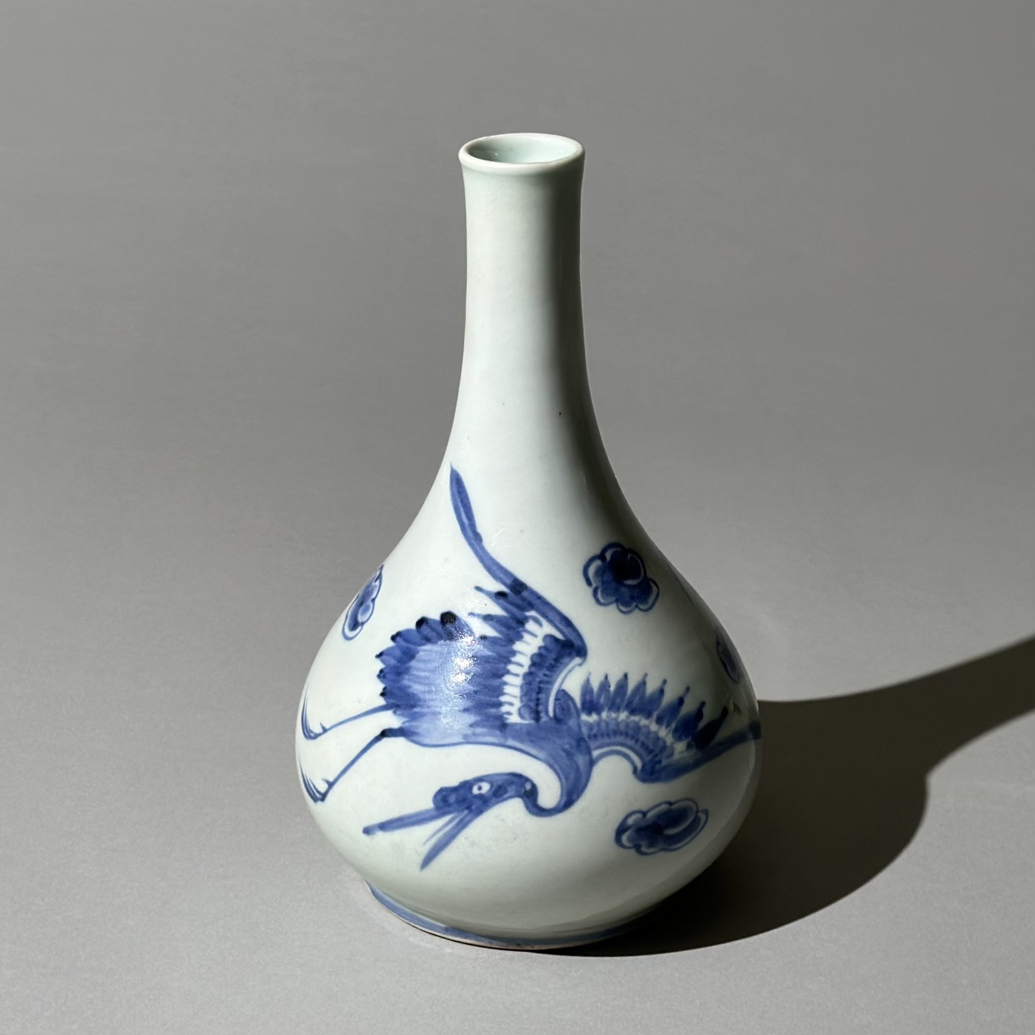 Blue and white crane vase