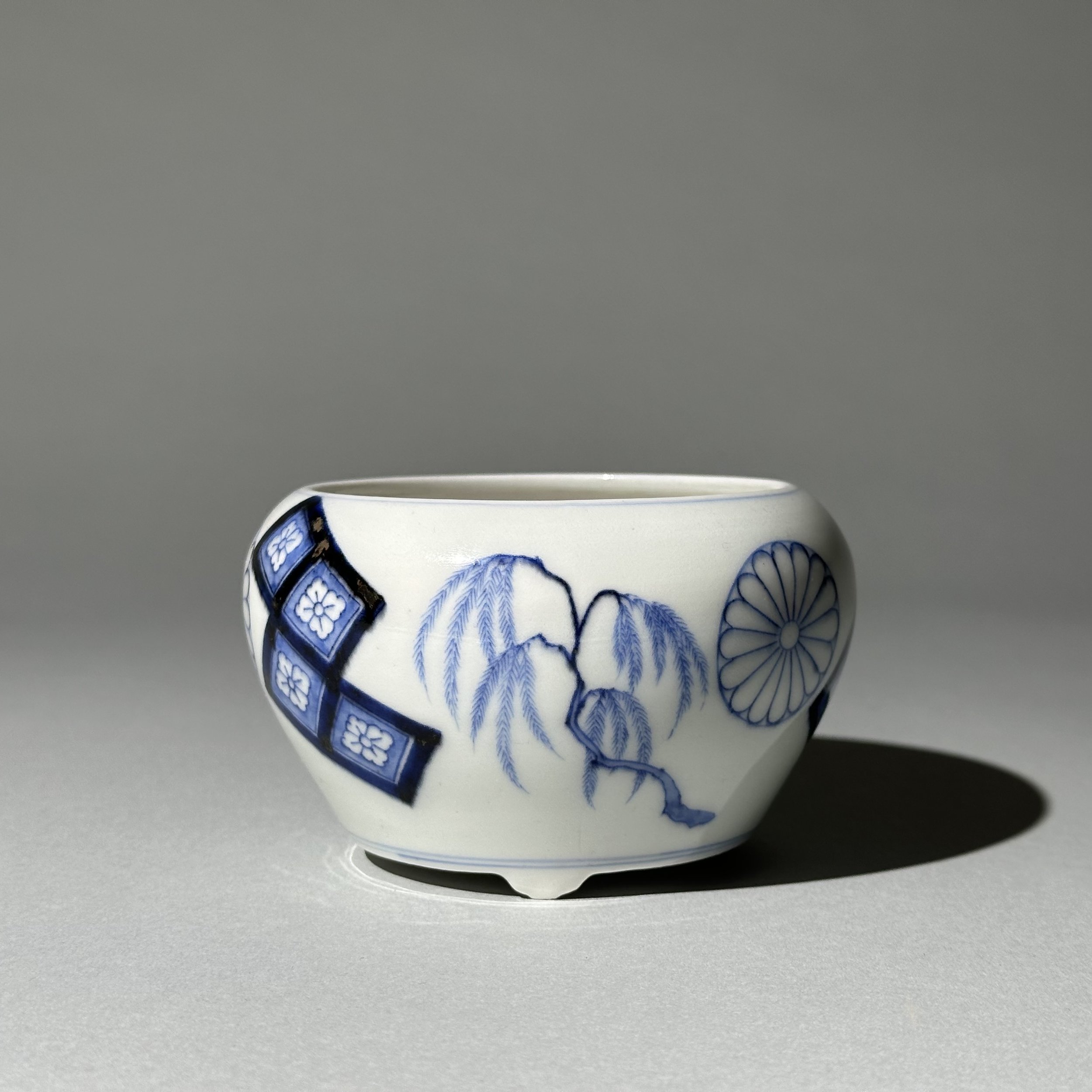 Imperial blue and white censer (koro)