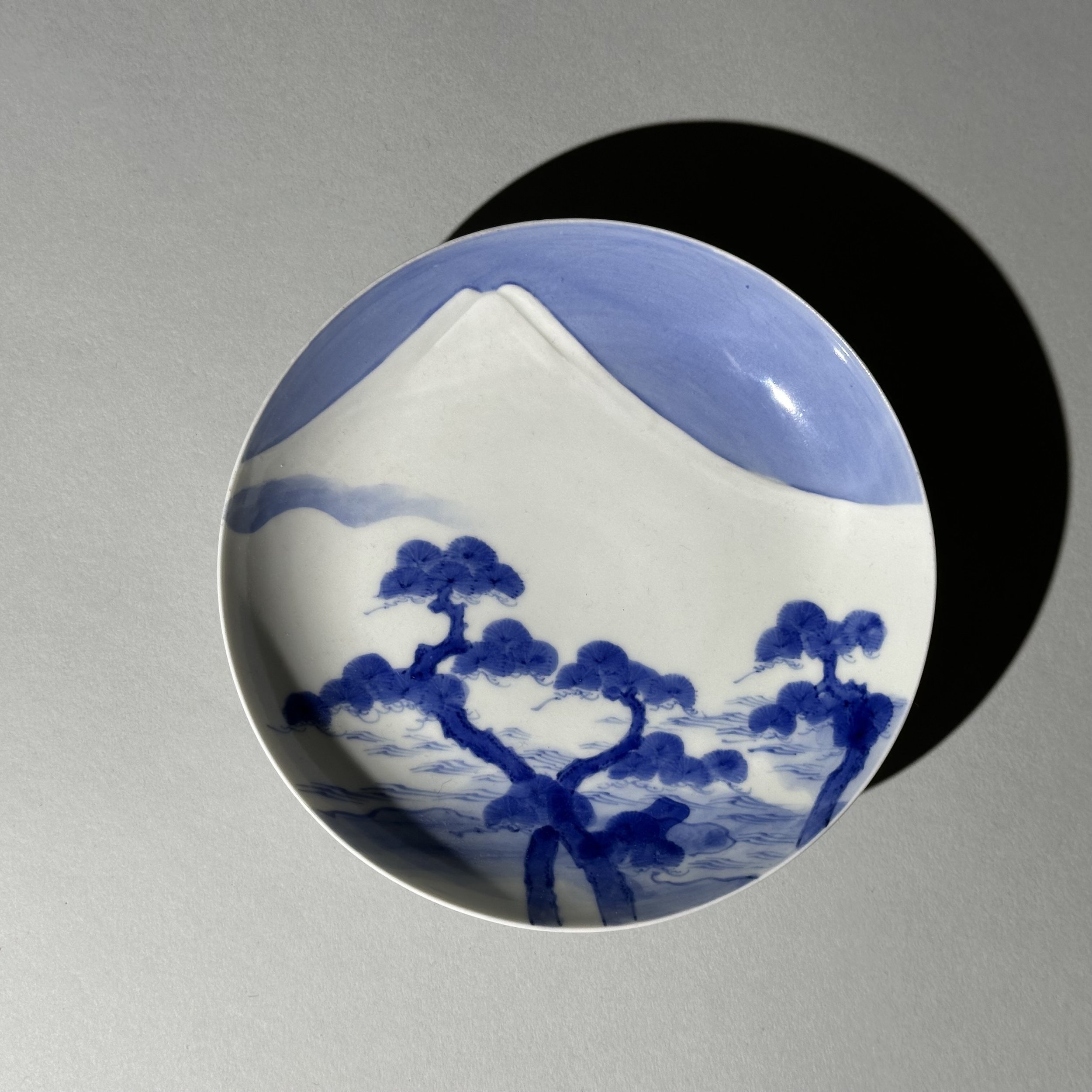 Hirado Fuji dish
