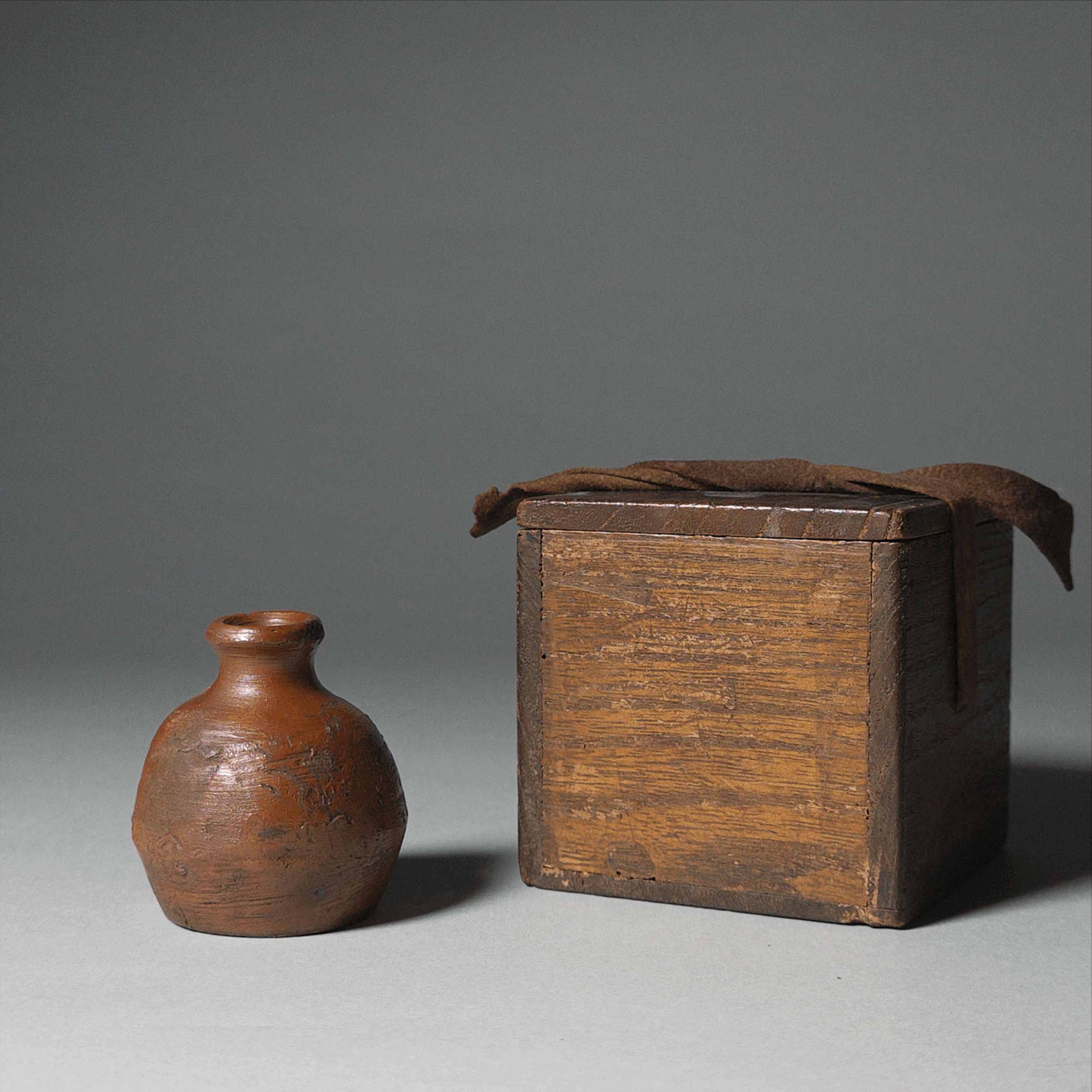 Ko-Bizen tea ceremony sweets container, furidashi