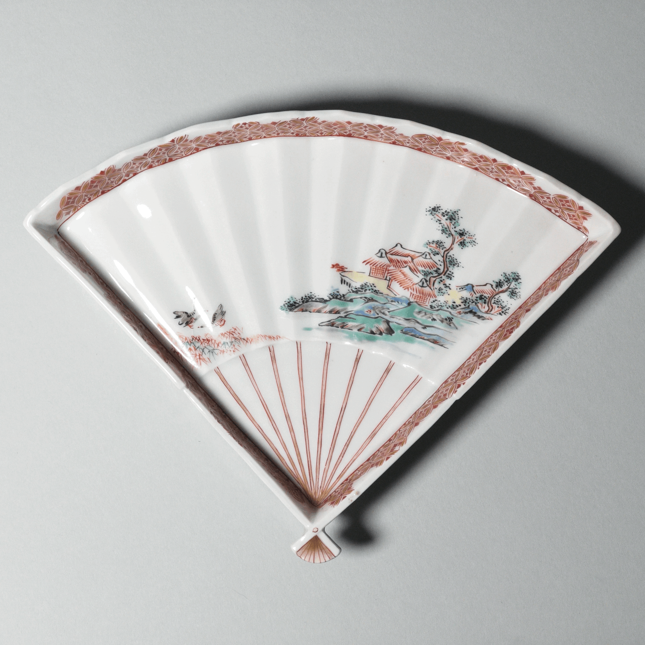 Kakiemon Ninsei-style fan dish