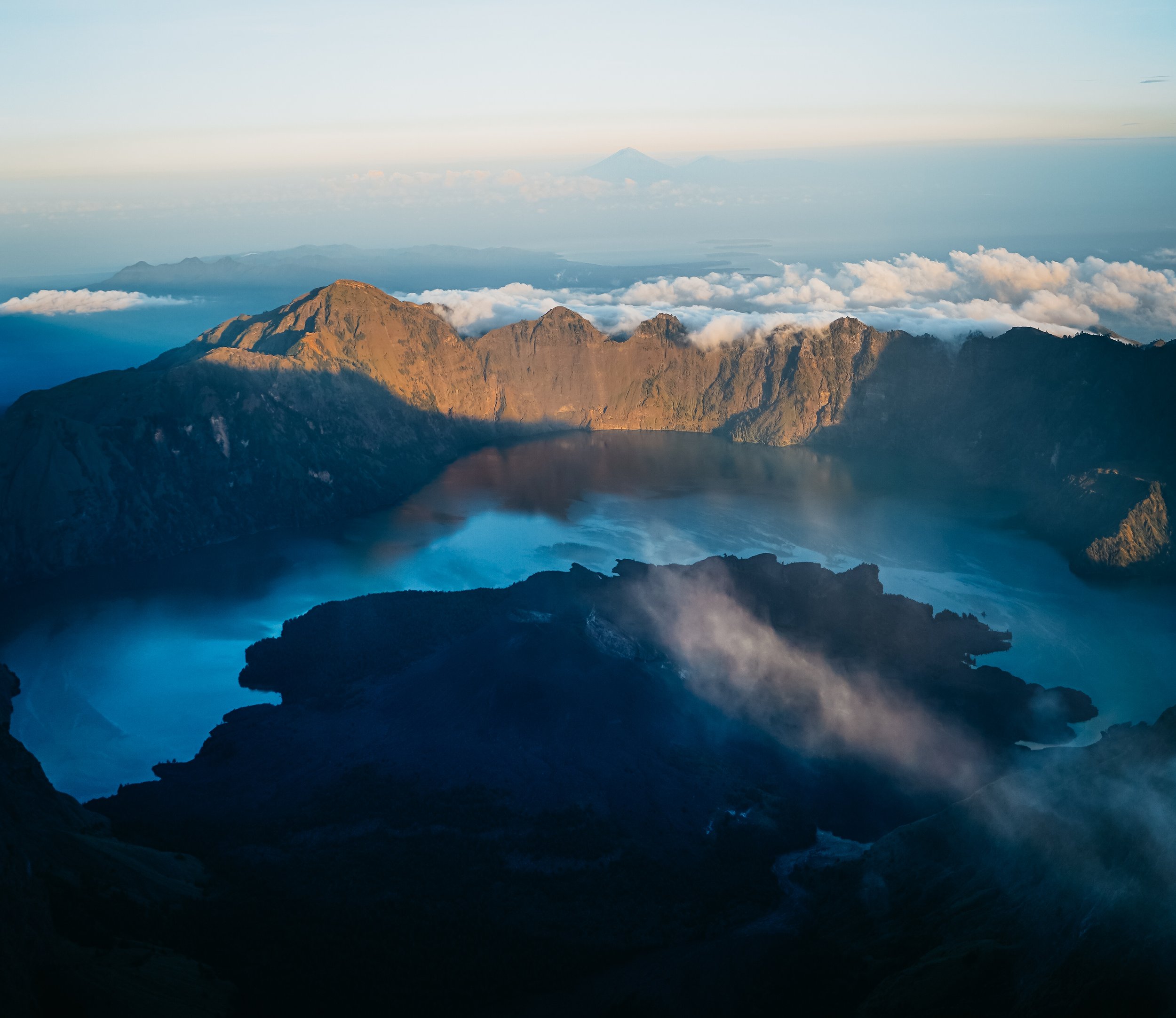 Mount Rinjani Trekking 2024