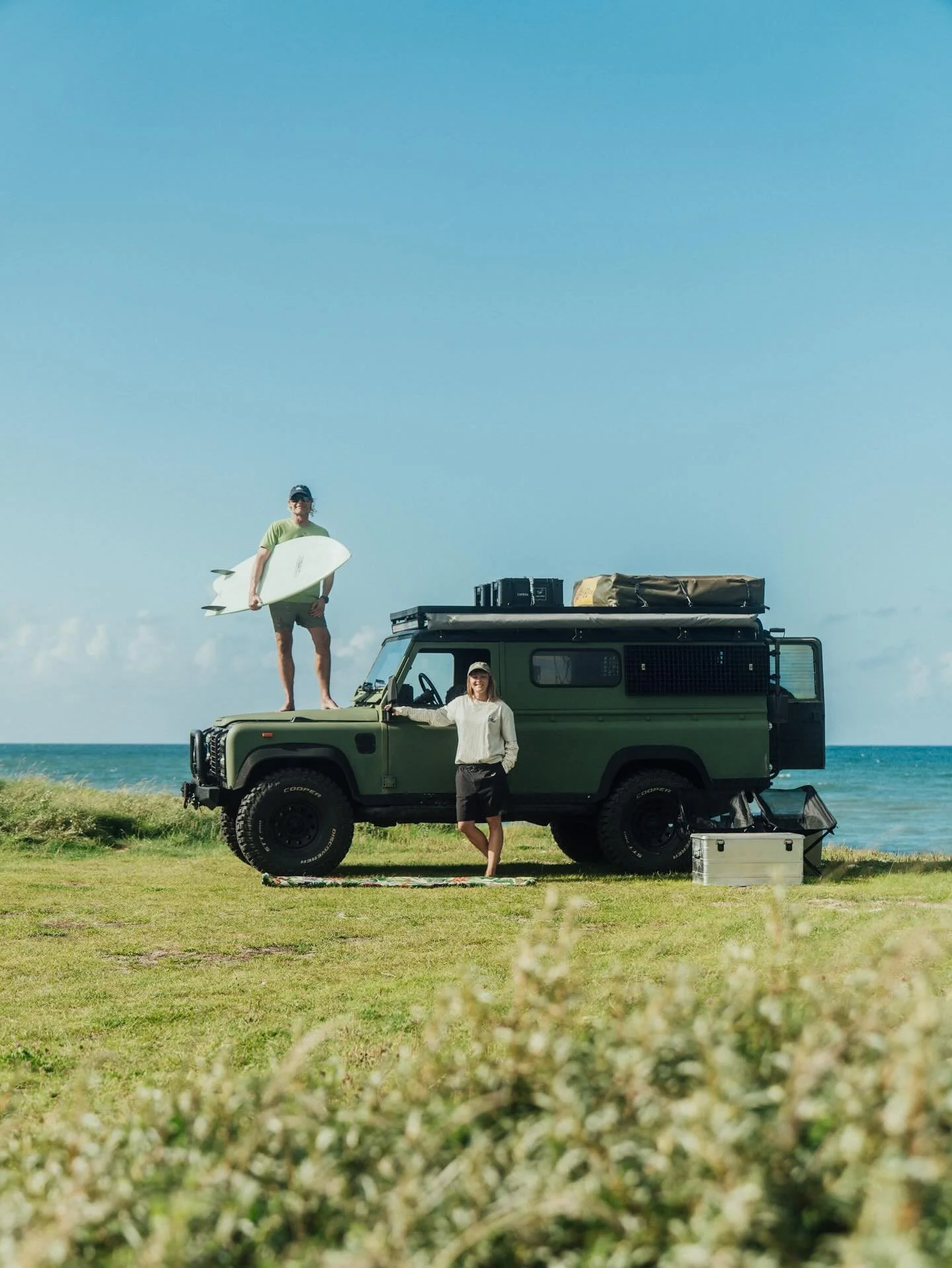 Summer vibes from the Danish west-coast with @lakorsoulwear // 📸 @gjerluff 
.
.

#vanlife #landroverdefender #landrover #visitdenmark #photoshoot #campingwithdogs #vestkysten #vesterhavet