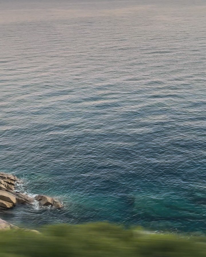 Moving postcard from last week in Italy 💙 #offseasontravel 

.
.
.
.
.

#4x4 #4x4offroad #stoneoffroaddesign #vwgrandcalifornia #vanlife #campervan #autocamper #sea #oceantherapy #udeliv #utp&aring;tur #toscana #italian #keepitwild #k&oslash;rselvfe