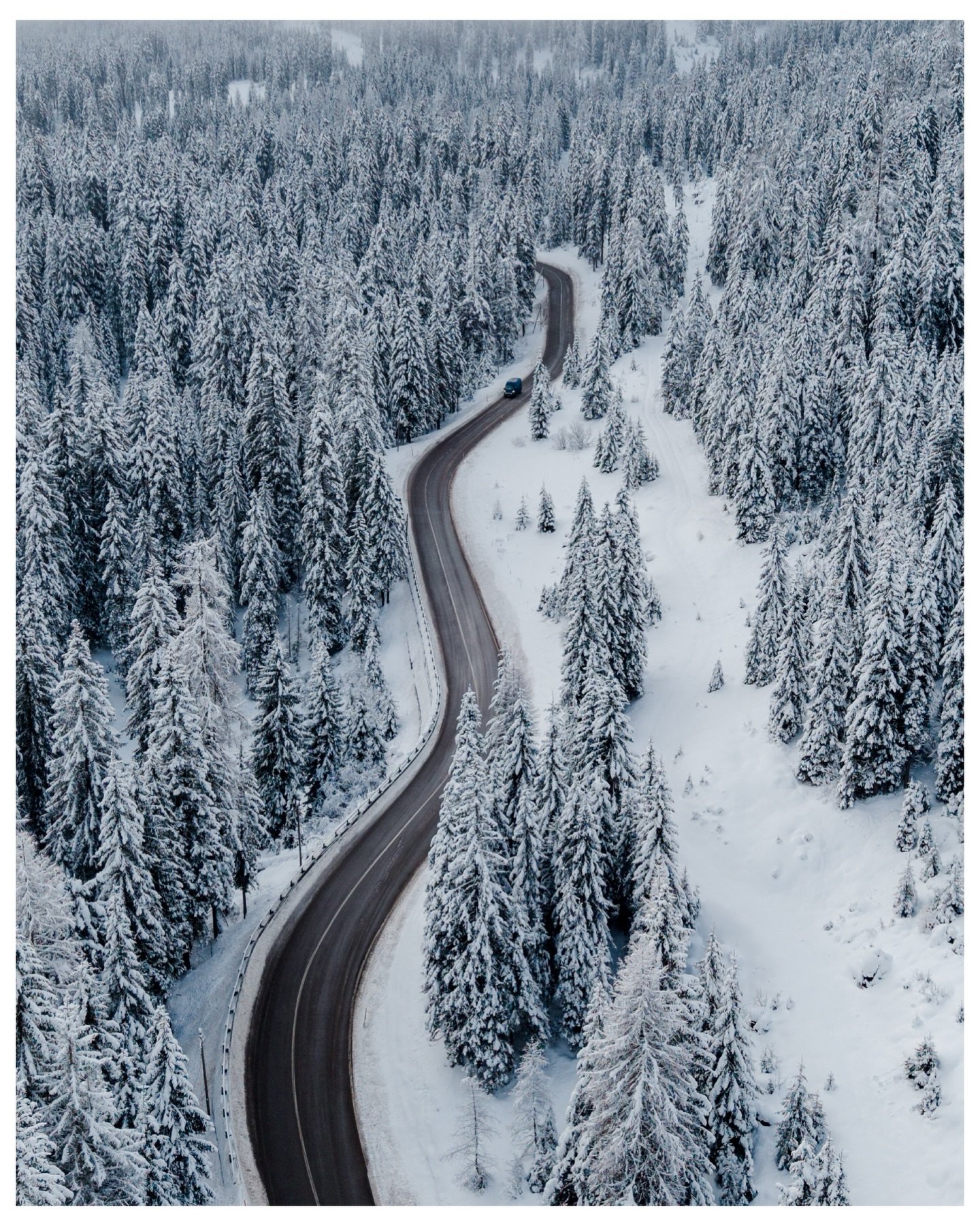 A Dolomites road trip was the best move for this winter. Solo travel was definitely a good idea, even though I felt a little scared at first. Driving alone in the winter turned out to be a great experience 🩵 

#solitude #vanlife #dolomiti #dolomites