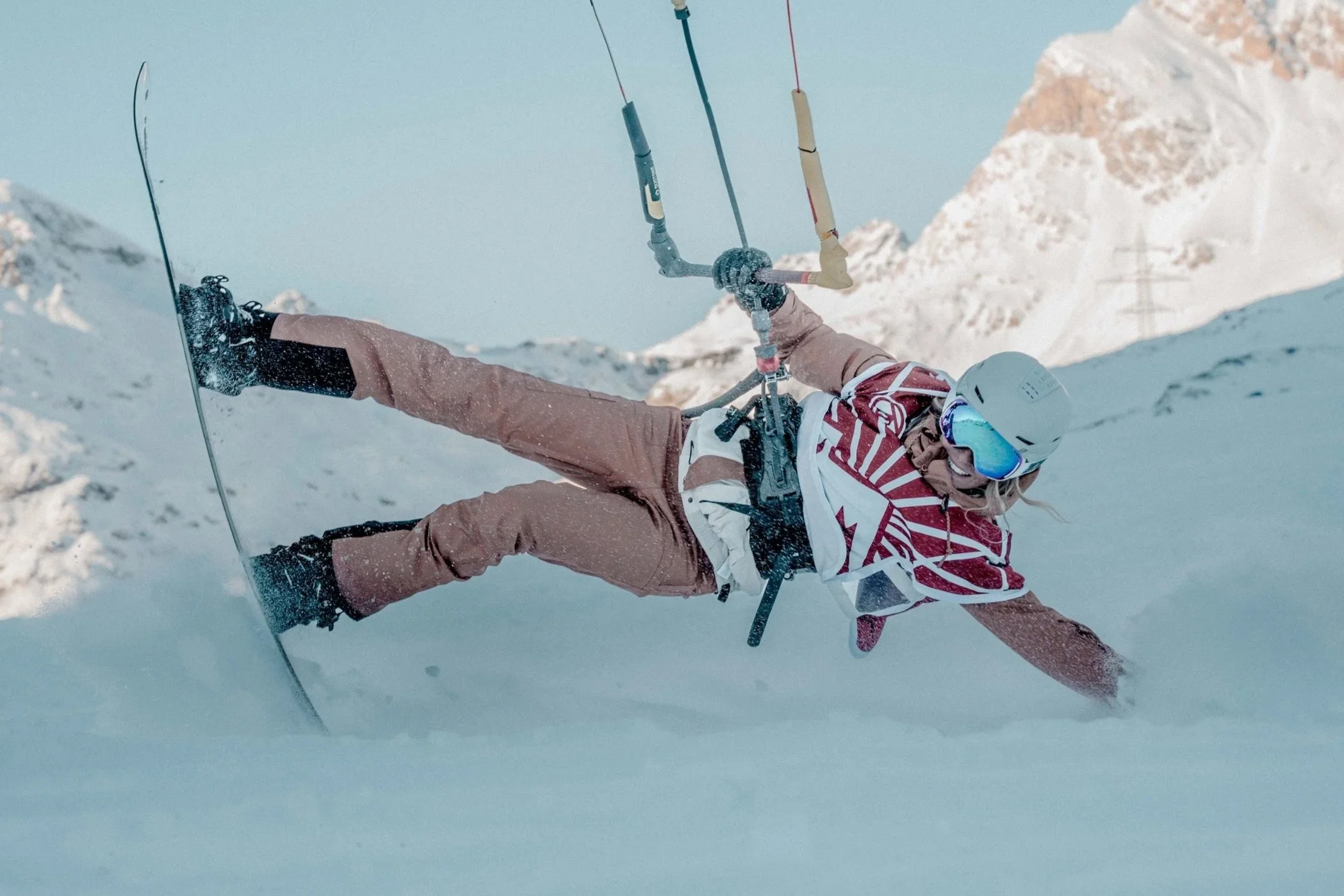 Snowkite Bernini Pass, St. Moritz. Manuela Jungo