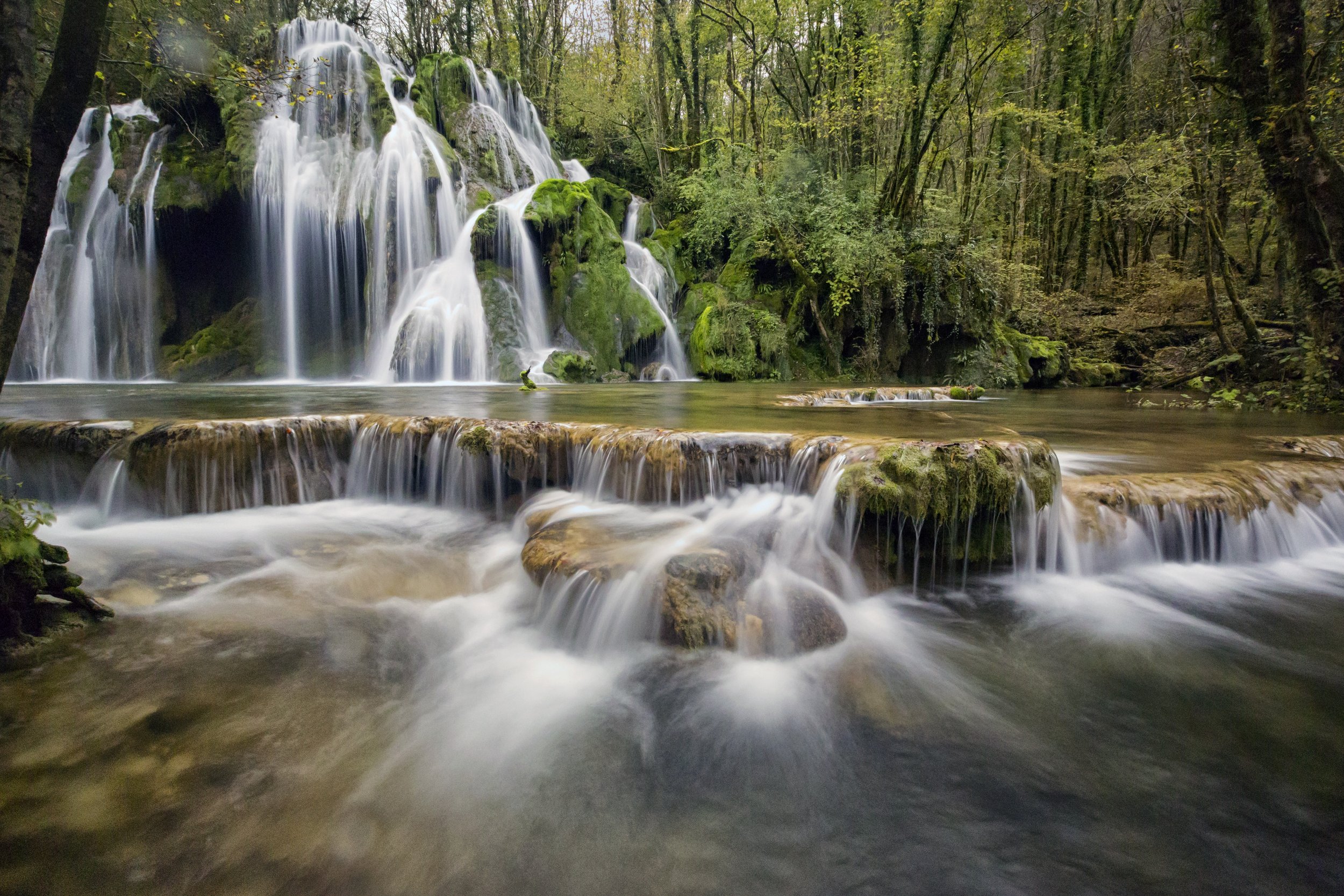 Waterfall example of rushing water sound