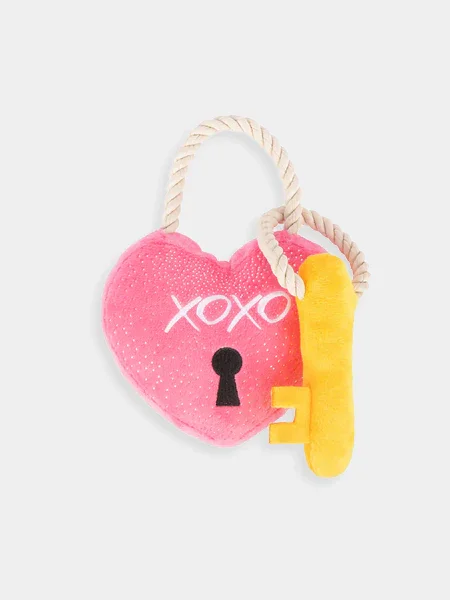 Pet-play-jouet-peluche-chien-love-cadenas-coeur-1_2048x2048.webp
