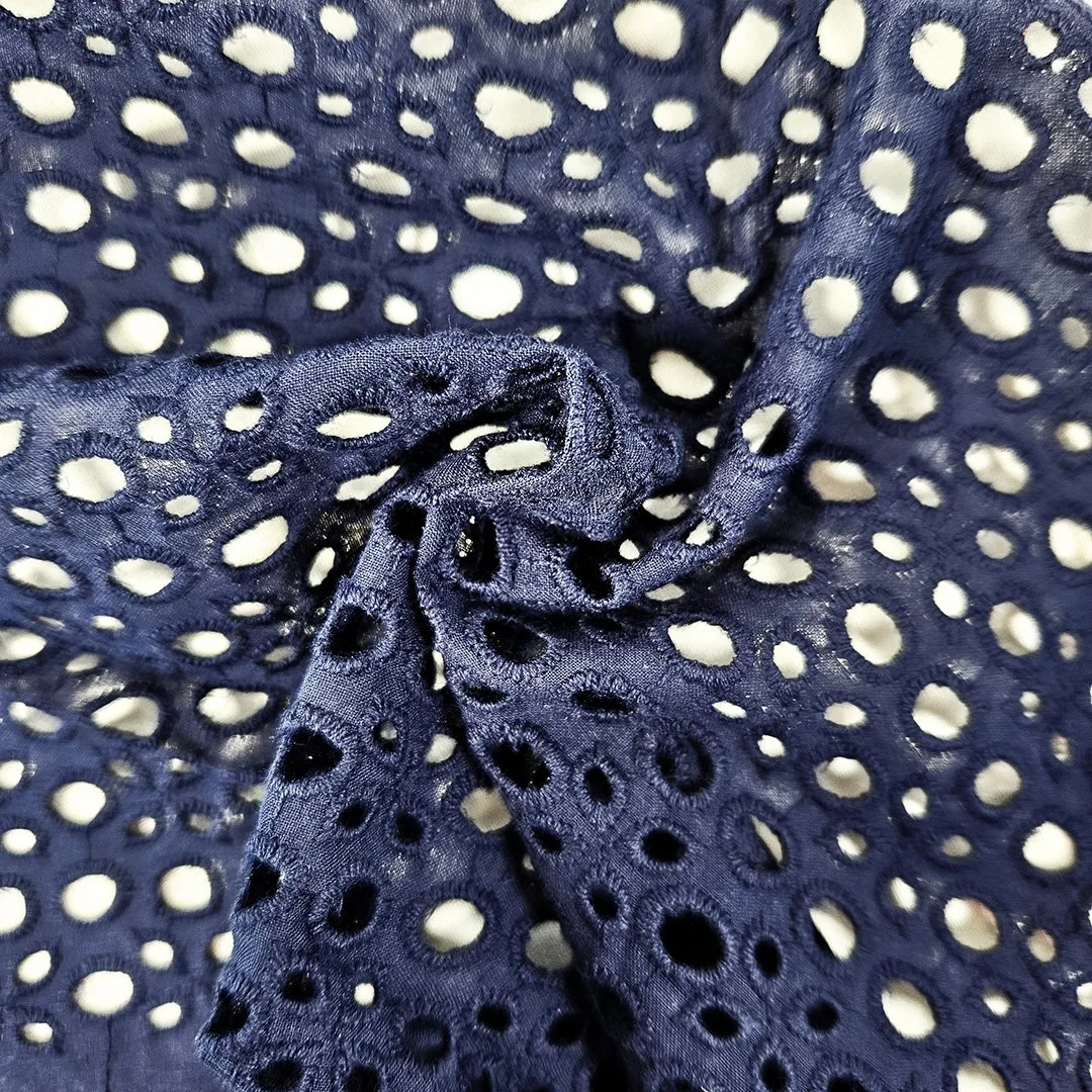 3211-15_Alt02 brodery anglaise navy.jpg