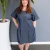 Lisa-everyday-chic-dress-denim.webp