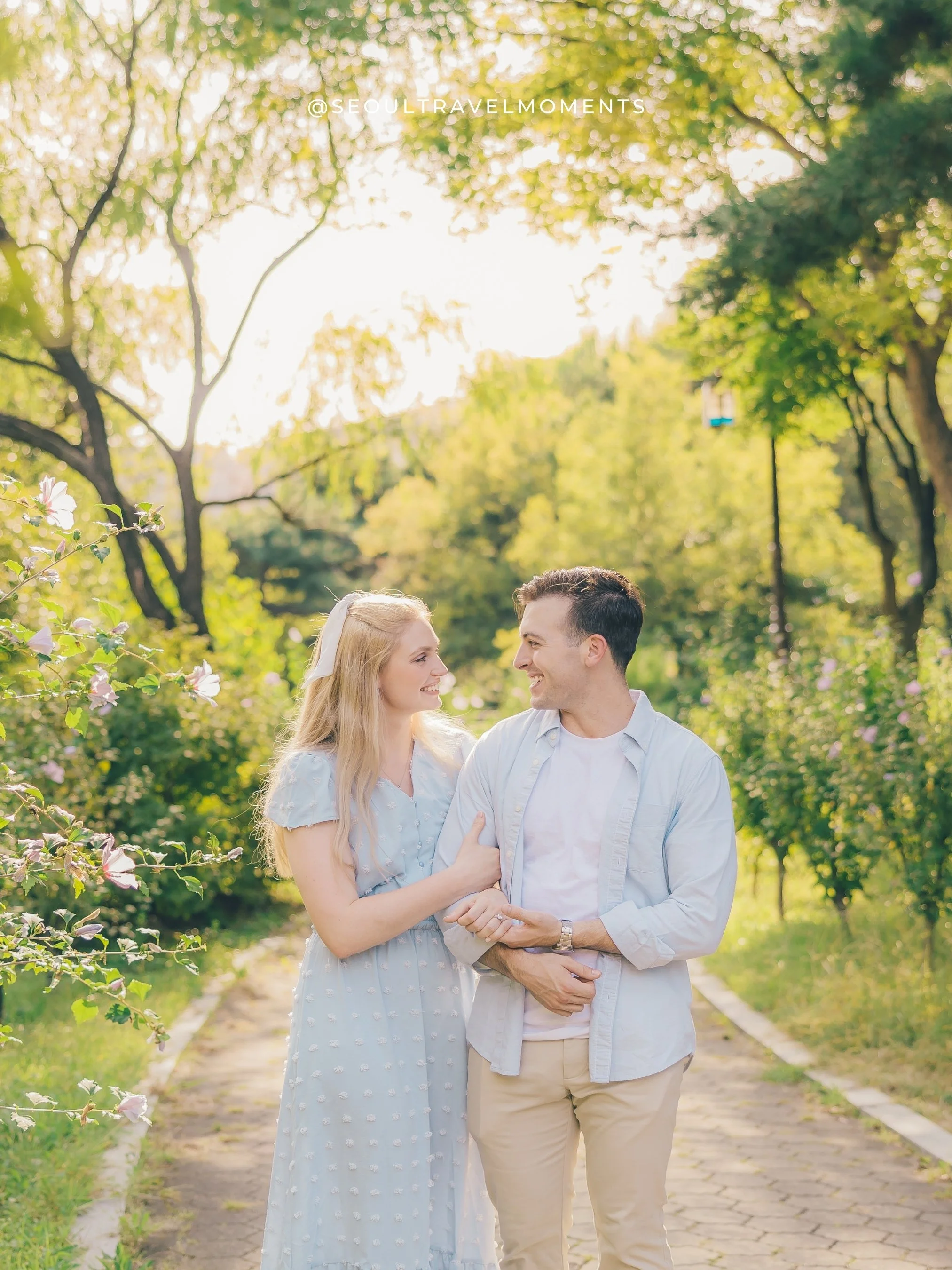 Proposal photography at Yeouido Park in Seoul, documenting an intimate engagement surrounded by nature.