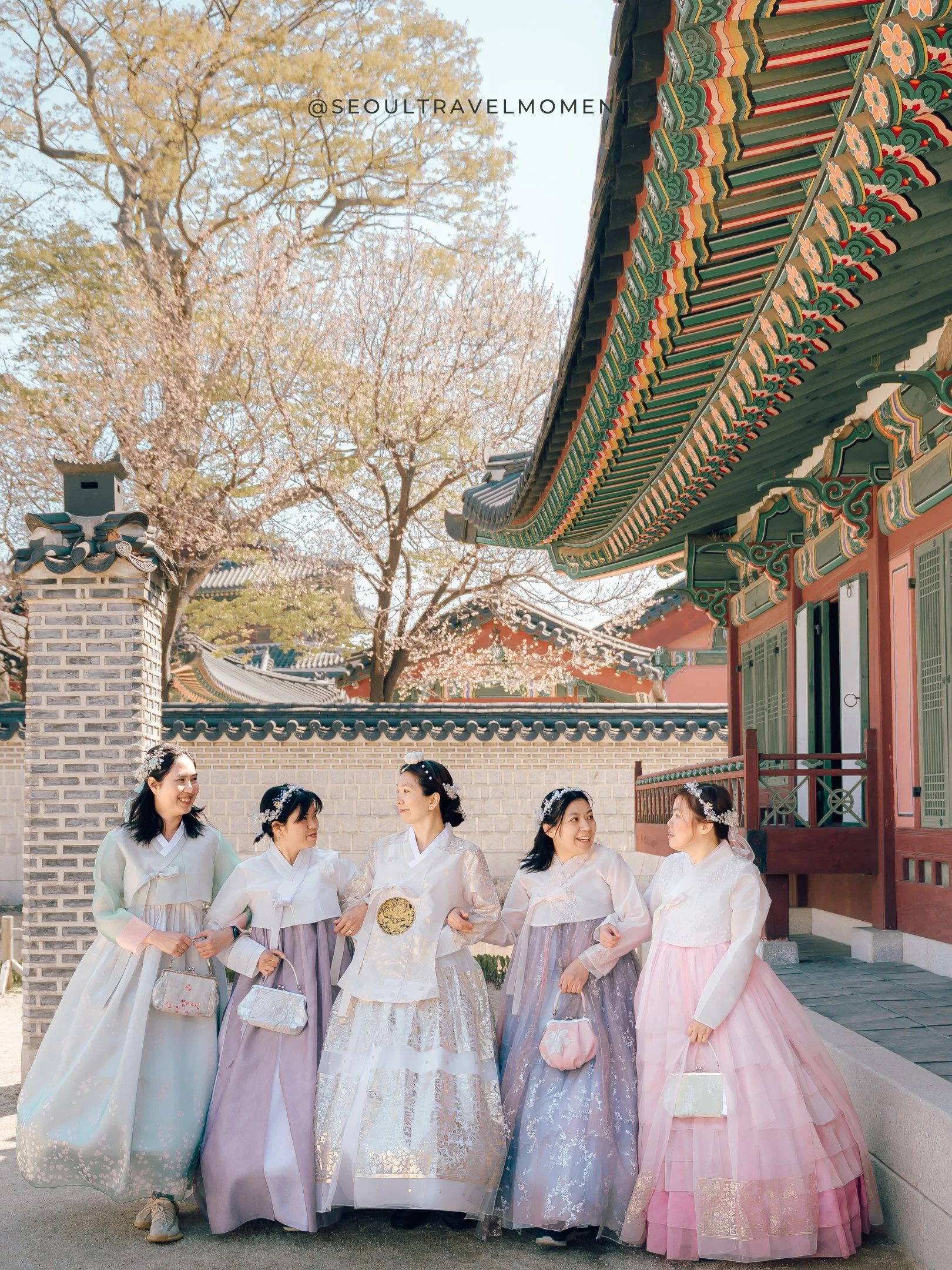 fun group photoshoot in seoul with friends wearing hanbok