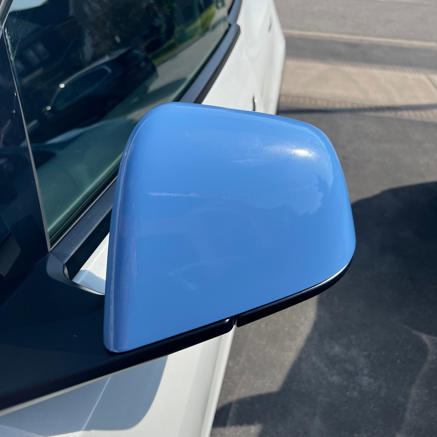 2023 Tesla Model Y wanted a partial mirror cap wrap done in beautiful Gloss Smokey Blue from Avery Dennison!

AMP Wrapz 
📞647-633-4370 
📍Bradford, Ontario

**Offered:**
- Full vehicle wraps
- Partial wraps (hood, roof, trunk, etc.)

**Why Choose Us