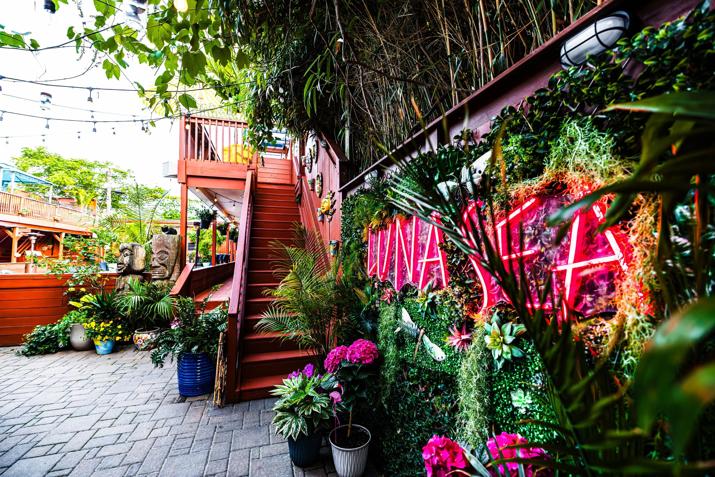 Lunasea Oceanfront Seafood, Bar, Nightlife, Music, Brunch