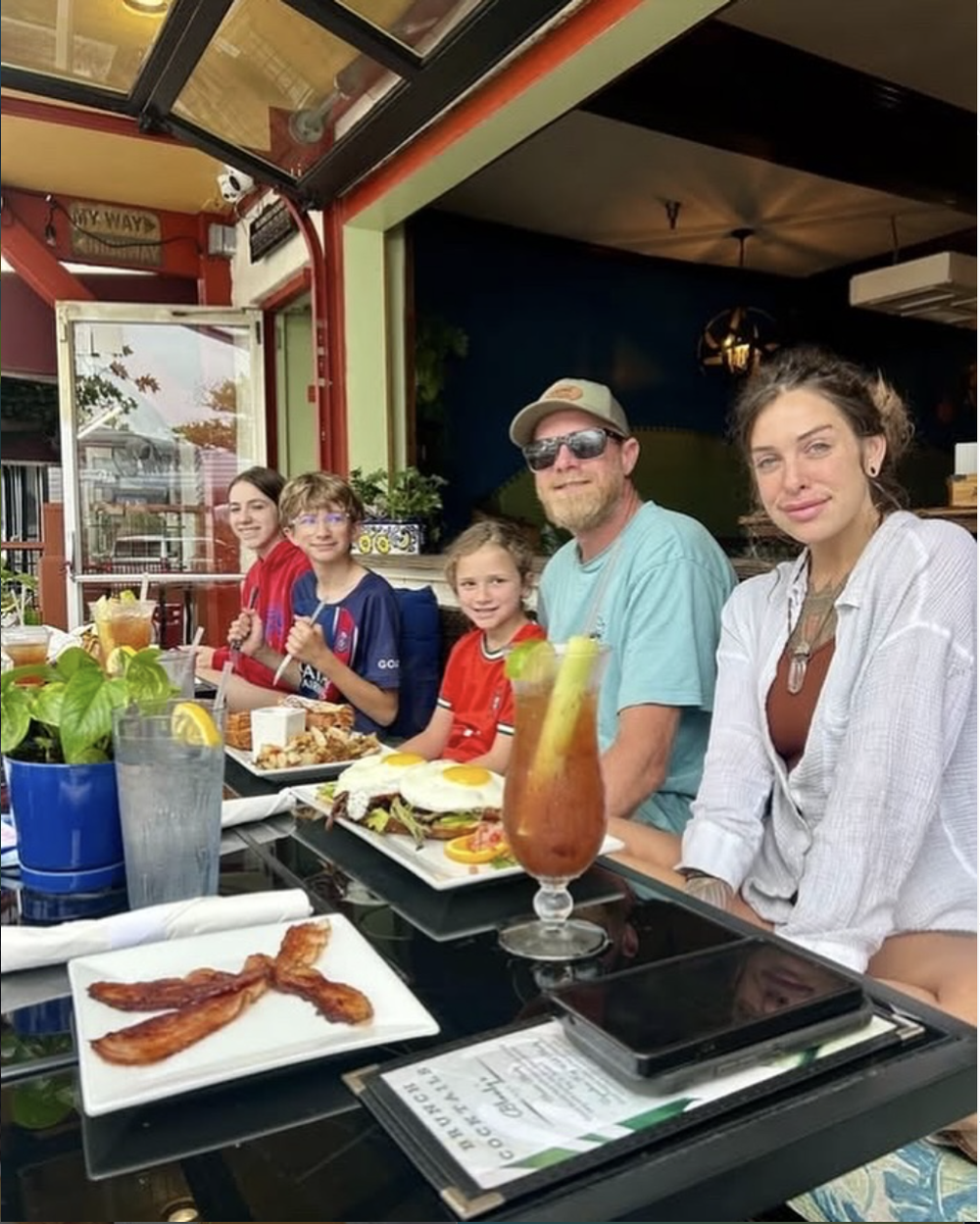 Seafood and drinks at Lunasea Virginia Beach
