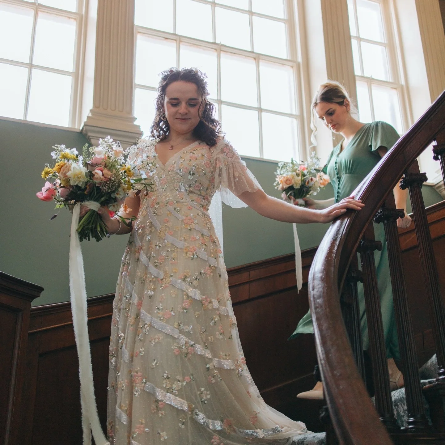 Resharing this gorgeous spring day from last April 🌸

The sun is shining again today and it&rsquo;s clearly gone to my head&hellip;

If you saw my story the other day, I very sensibly treated myself to a David Austin rose&hellip;

Well&hellip; today