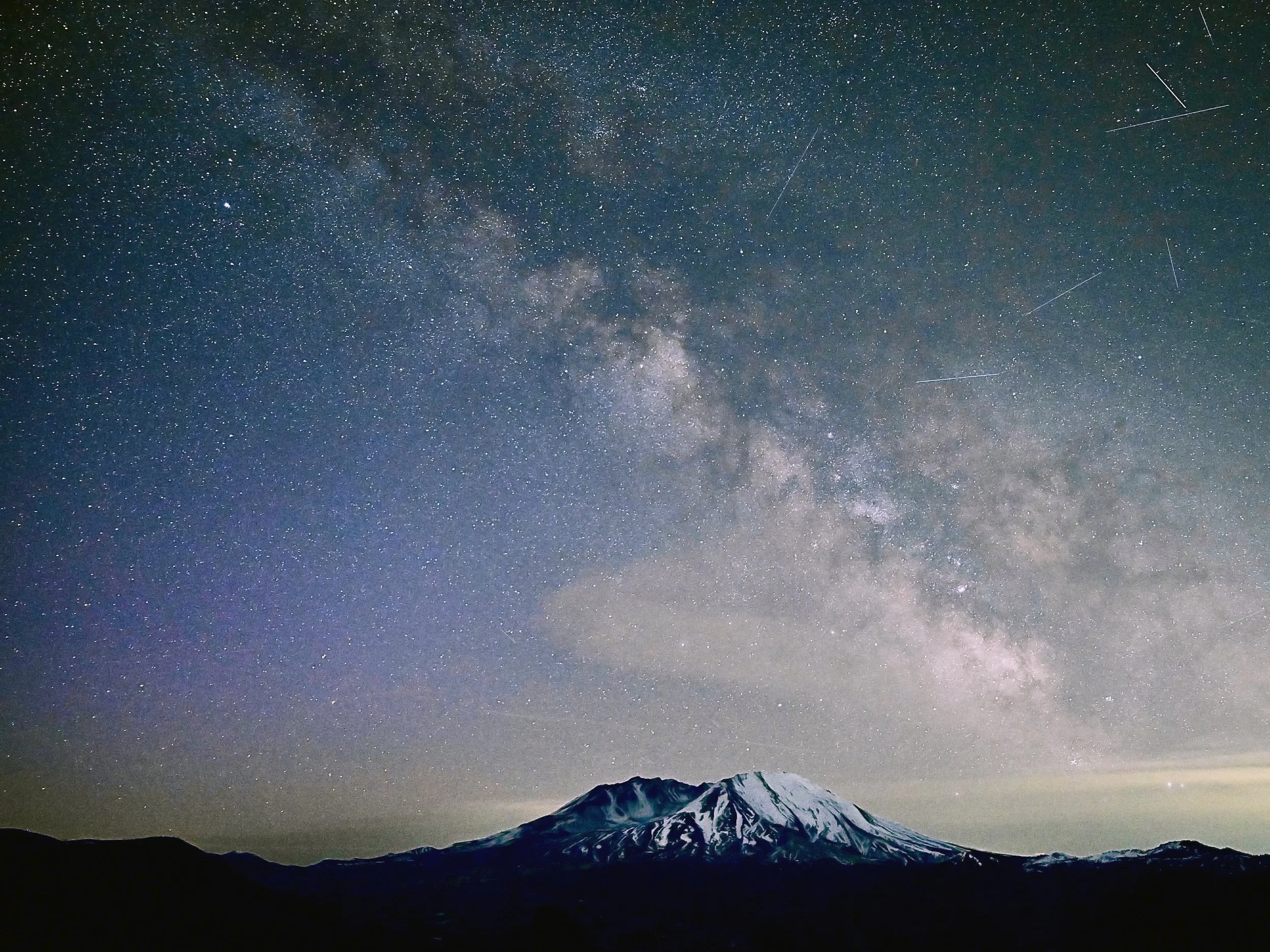 Milky Way + Aurora Borealis = Night to Remember
