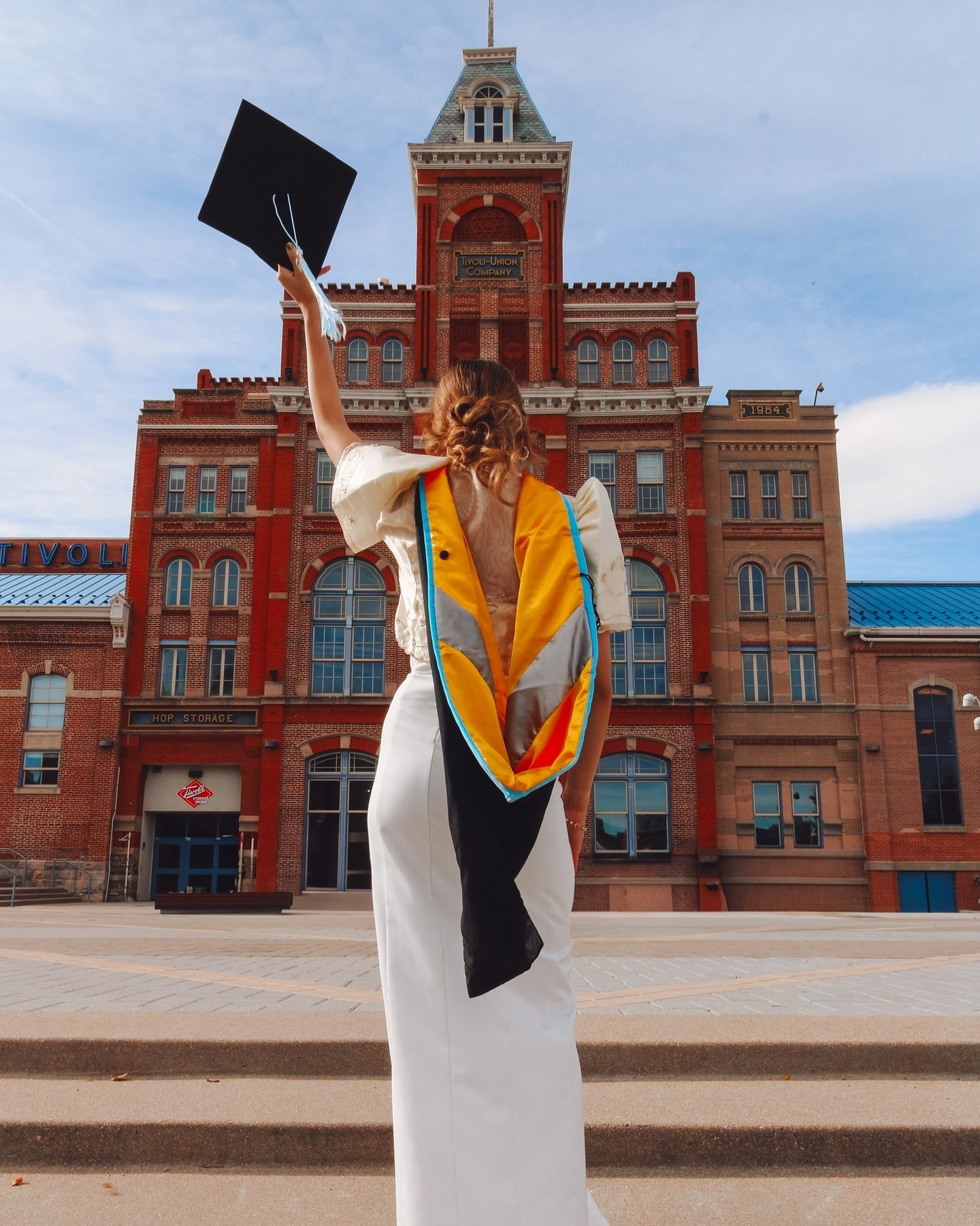 These graduation shots were such a blast to capture! Can&rsquo;t wait to show you the final images. 🎓

 #GraduationSeason #ColoradoPhotographer