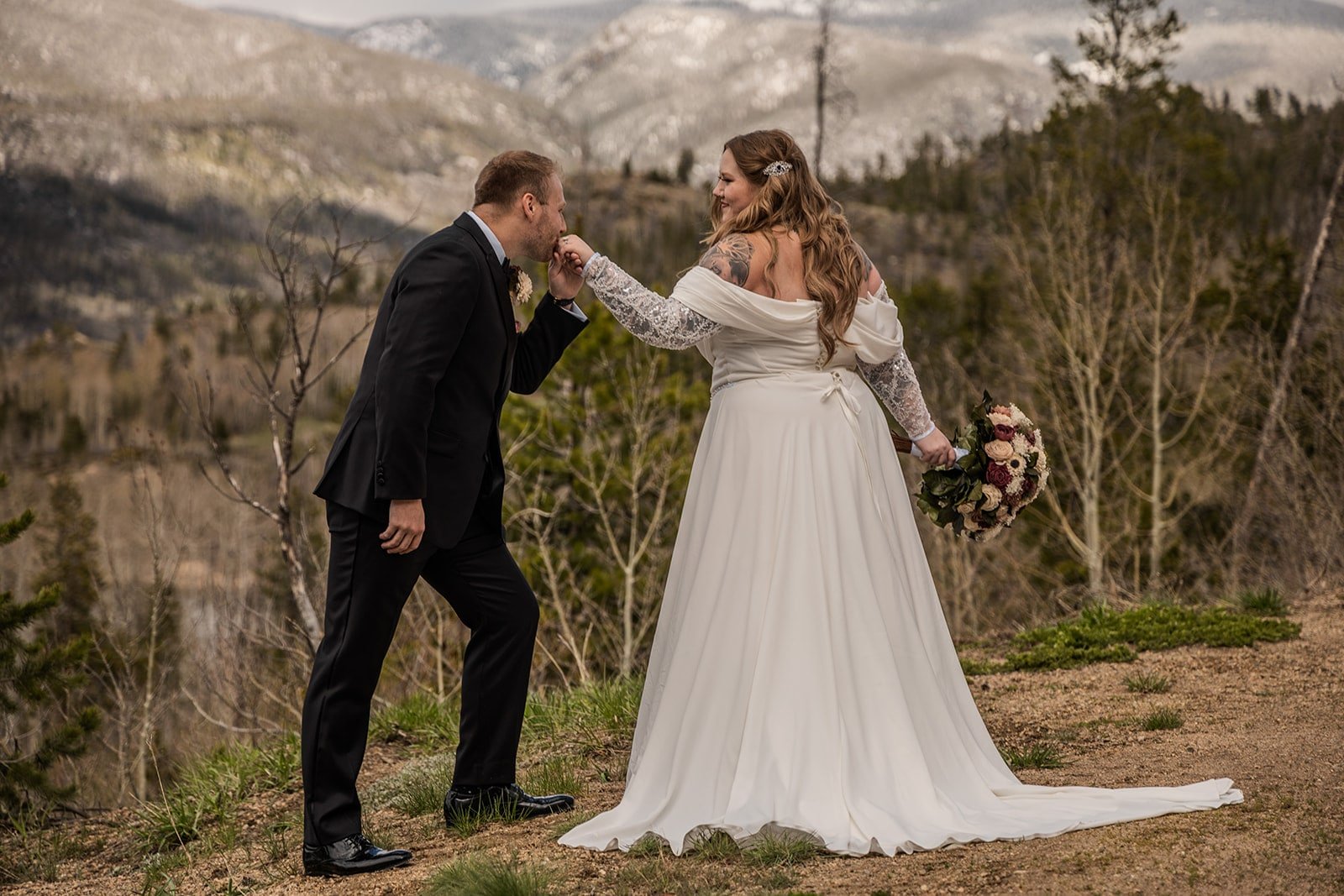 A Grand Lake Airbnb Wedding 35