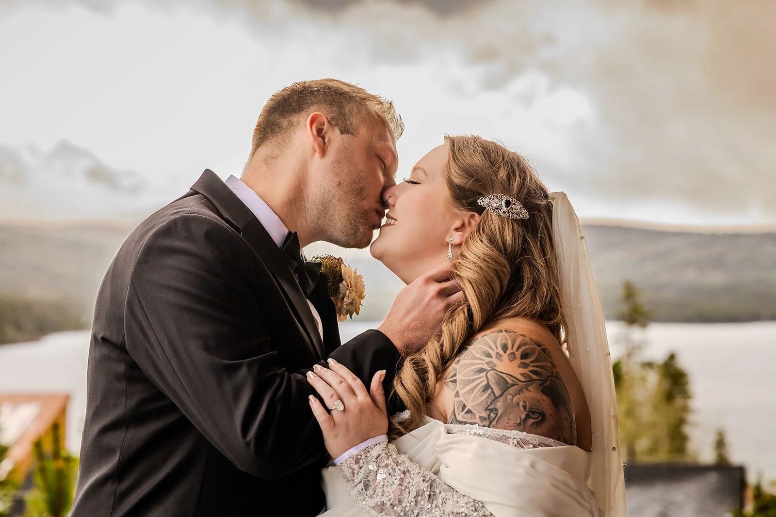 A Grand Lake Airbnb Wedding 14