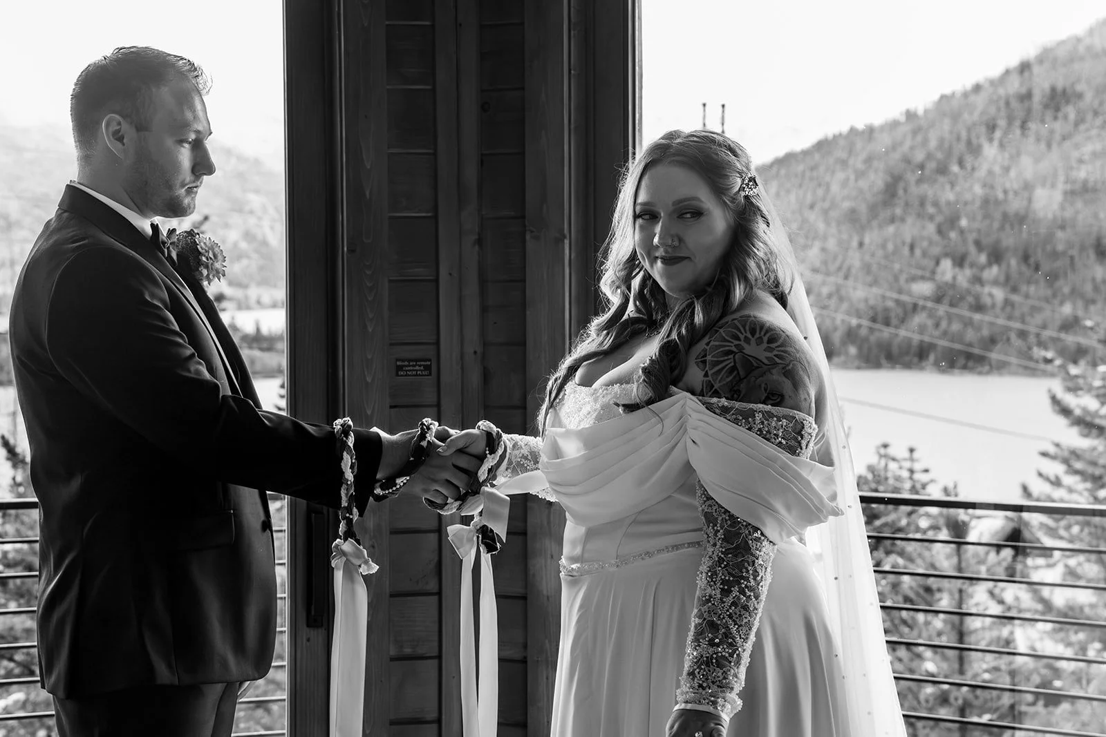 A Grand Lake Airbnb Wedding 20