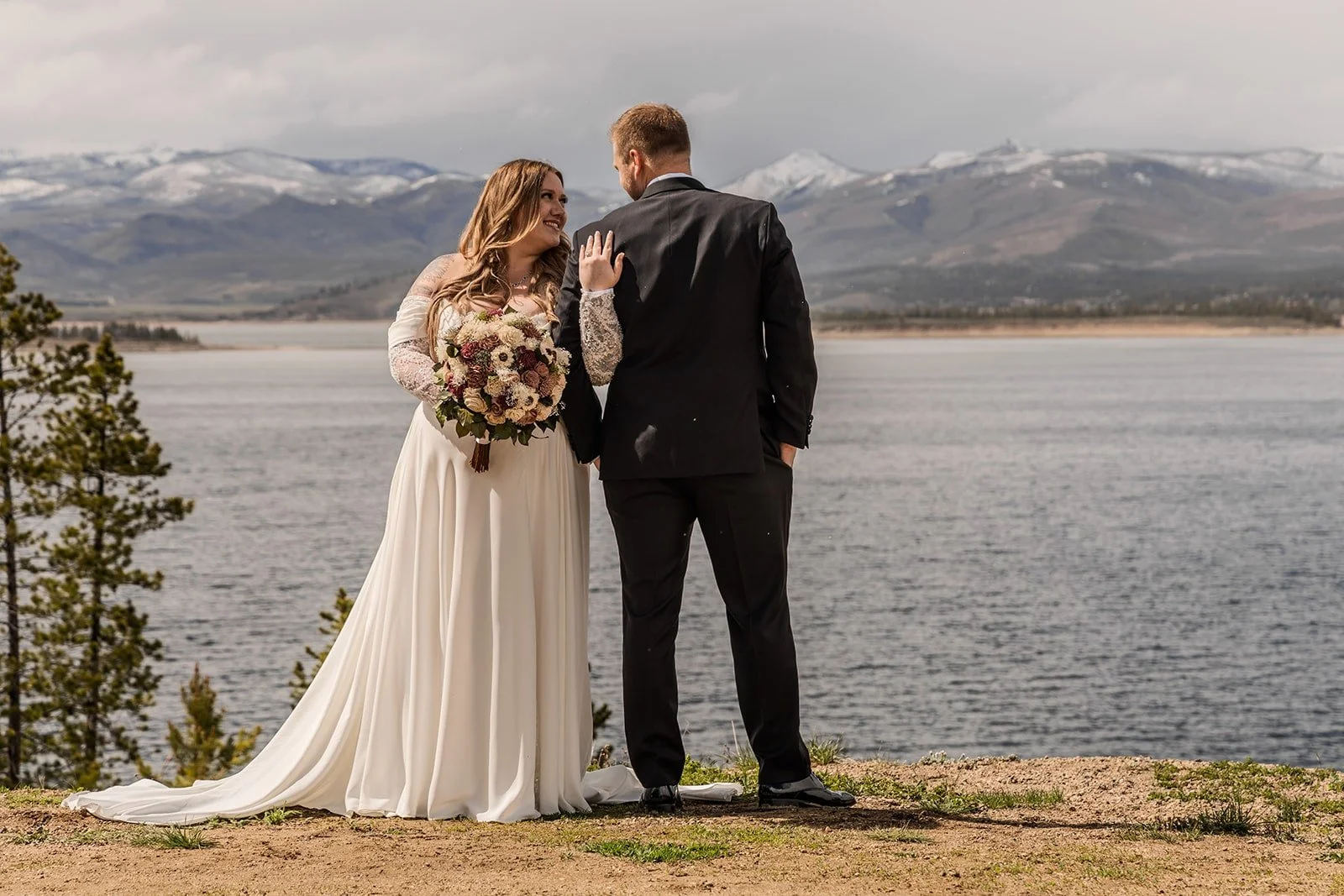 A Grand Lake Airbnb Wedding 28