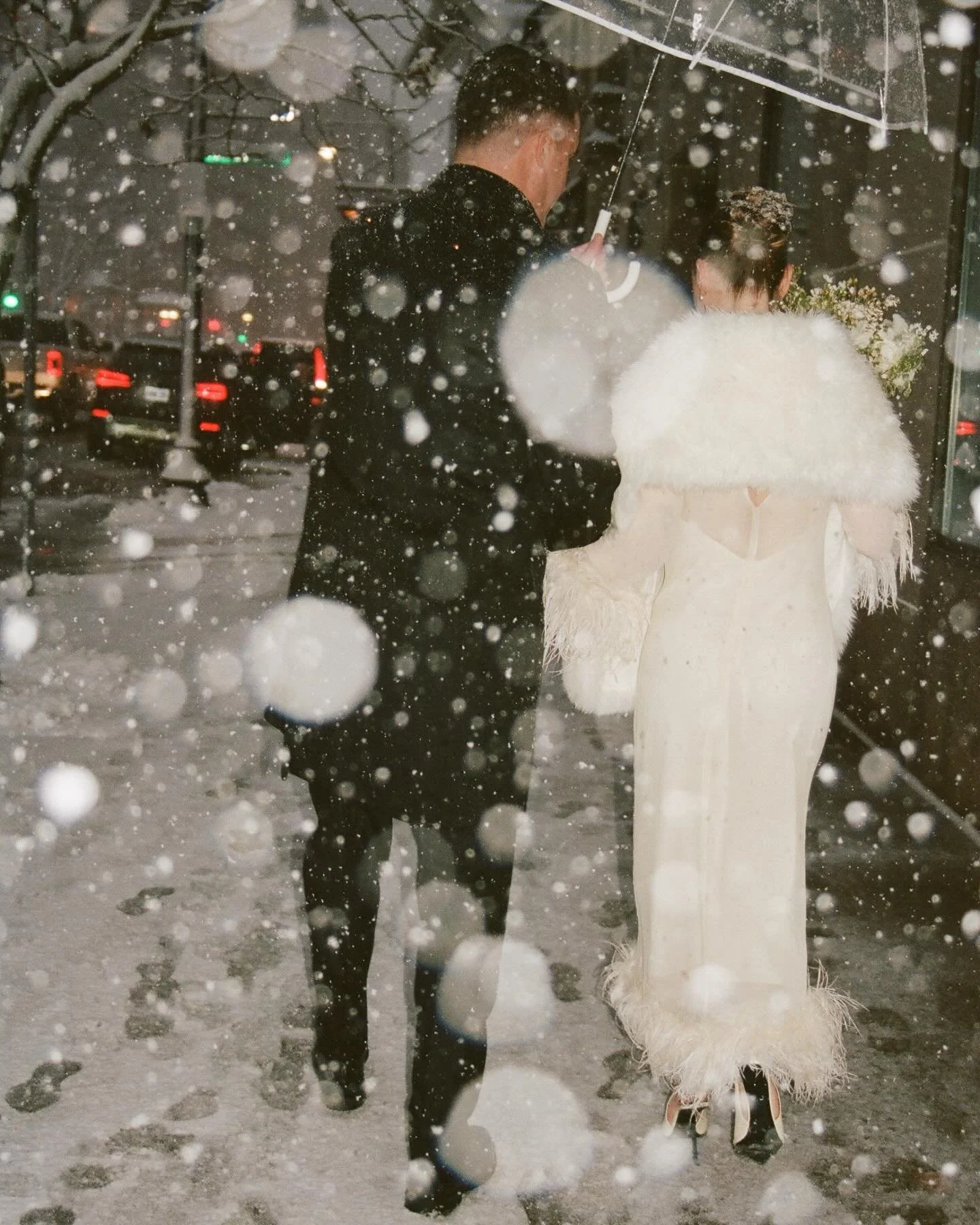 a snowy Boston elopement ❄️🩵

Was surprised when I looked outside and saw that it was snowing today! It made me think of this dreamy city hall elopement from last year when it started snowing unexpectedly and didn&rsquo;t stop until the next day🥹 o