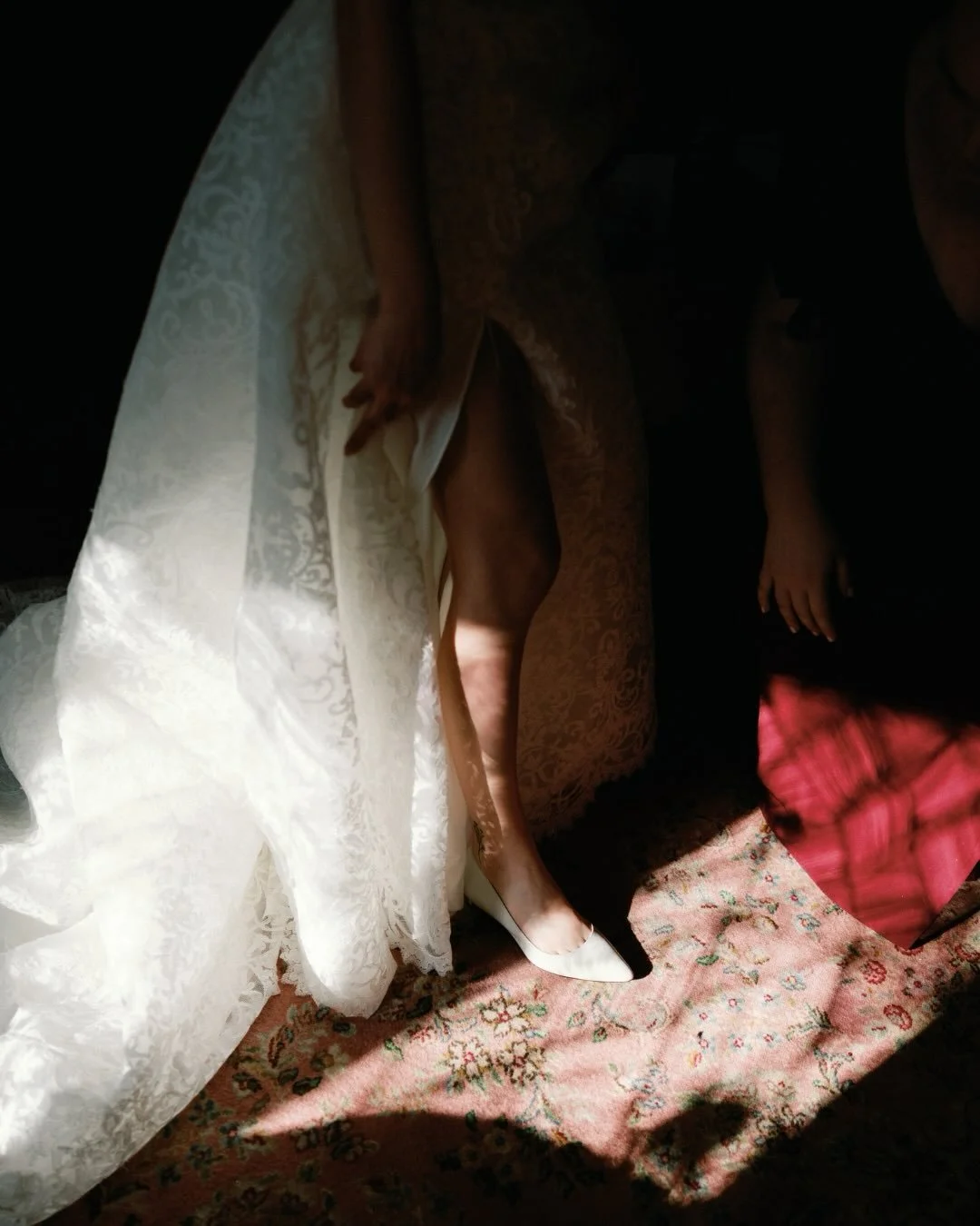 This is what I mean when I say Super 8 is like your wedding photos brought to life 🎞️

Photographer/Super8: @charlieoliviagrantham 
Planner/coordinator: @petalsandpearlseventss 
Florals: @thurmanandfig 
Venue: @cloisterscastle 
Hair: Swept
Caterer: 