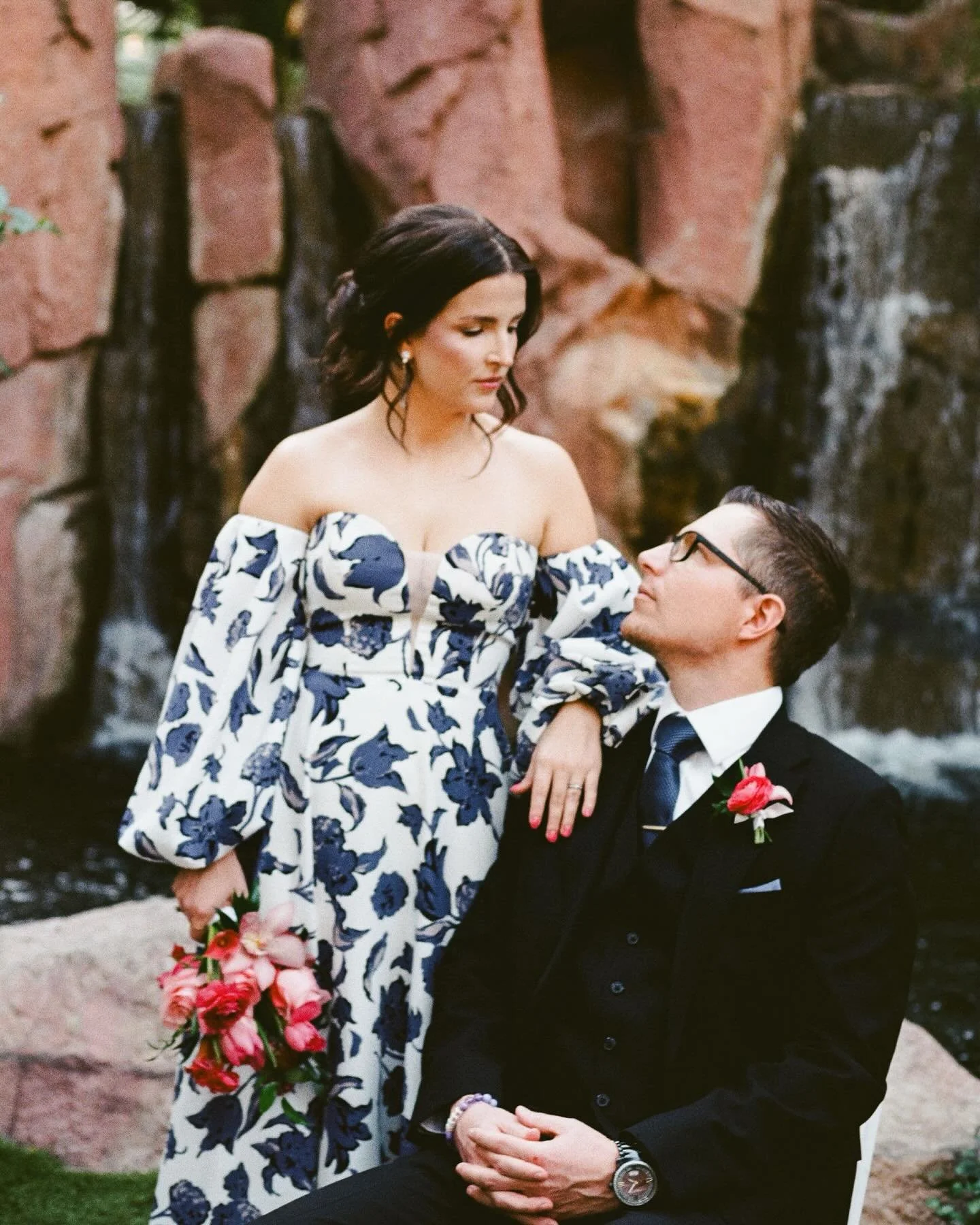 how it felt ❤️&zwj;🔥🤘🏼

M&amp;J&rsquo;s elopement on digital, film, and Super 8🎞️

#elopementphotography #elopementweddingphotographer #vegaselopement #vegaselopementphotographer