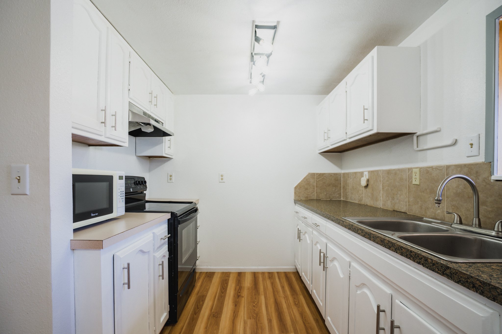 14 - House Kitchen.jpg