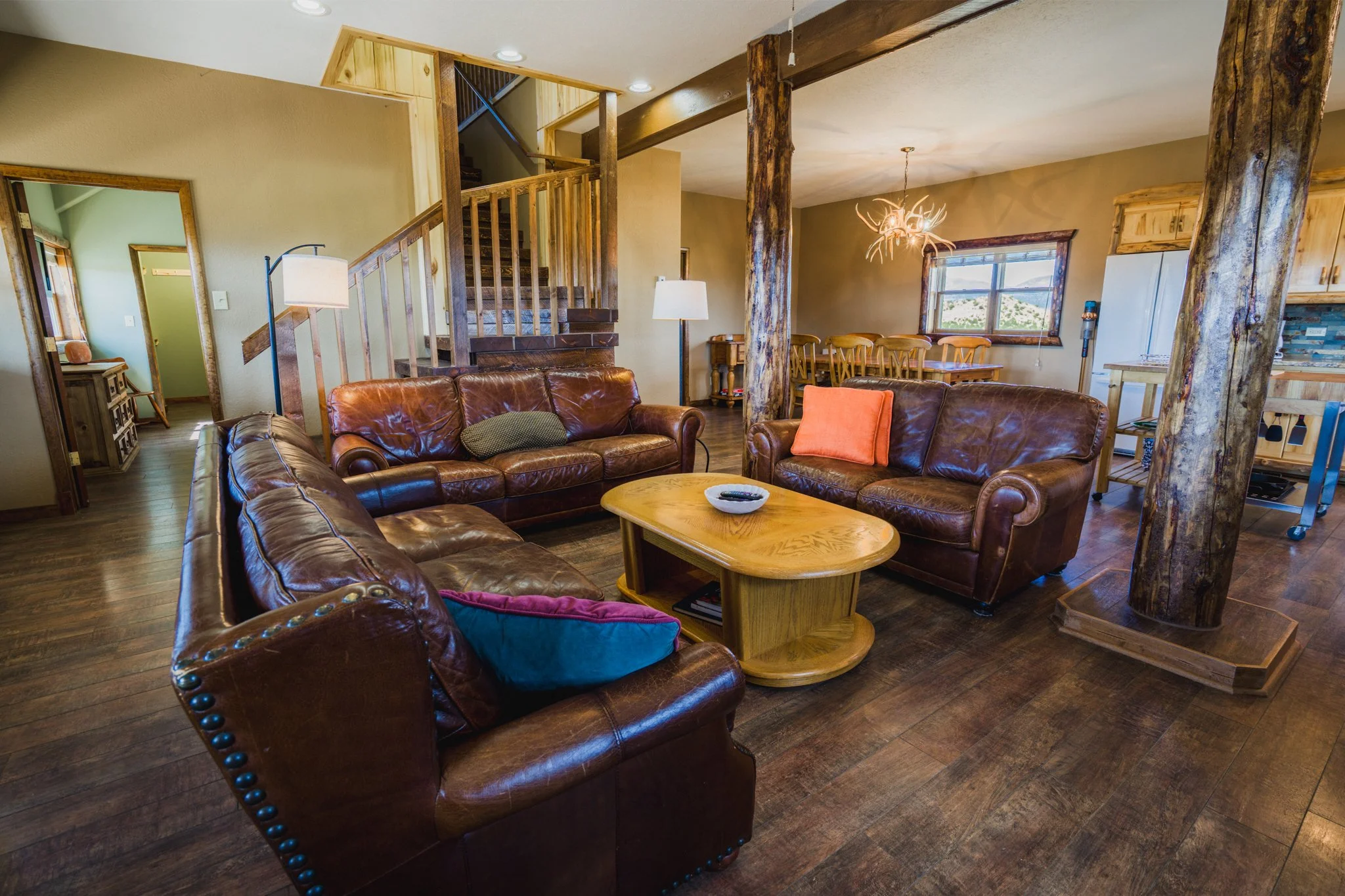 15 Living Room.jpg
