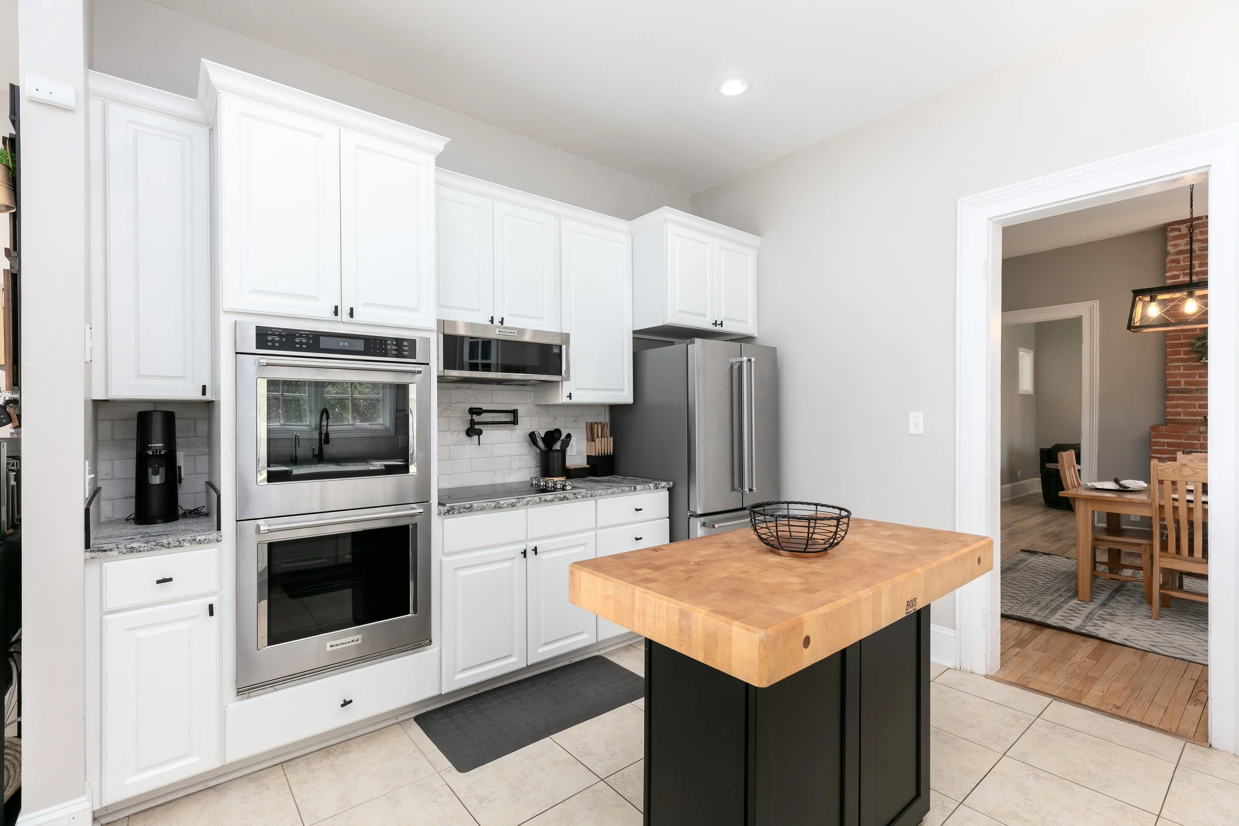 26-Kitchen.jpg