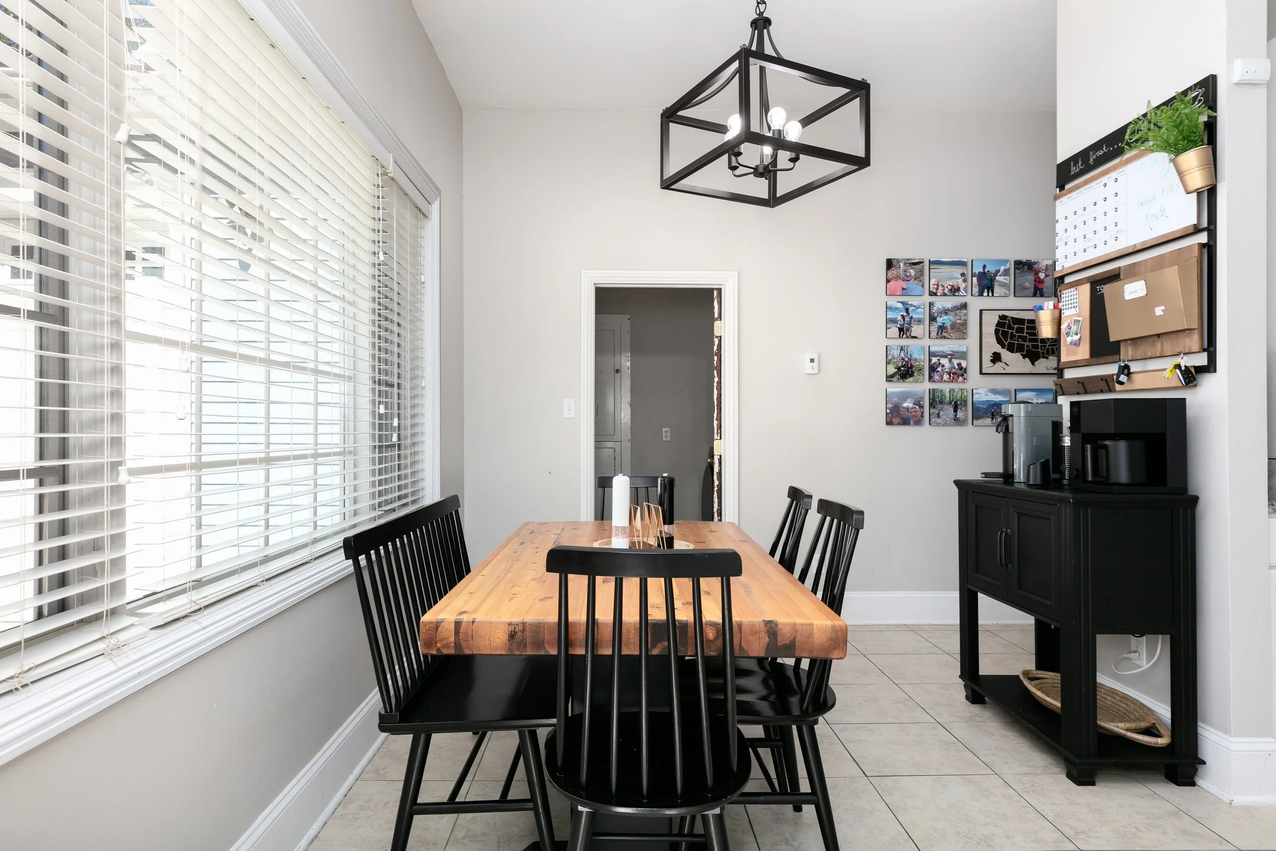 30-Breakfast Area.jpg