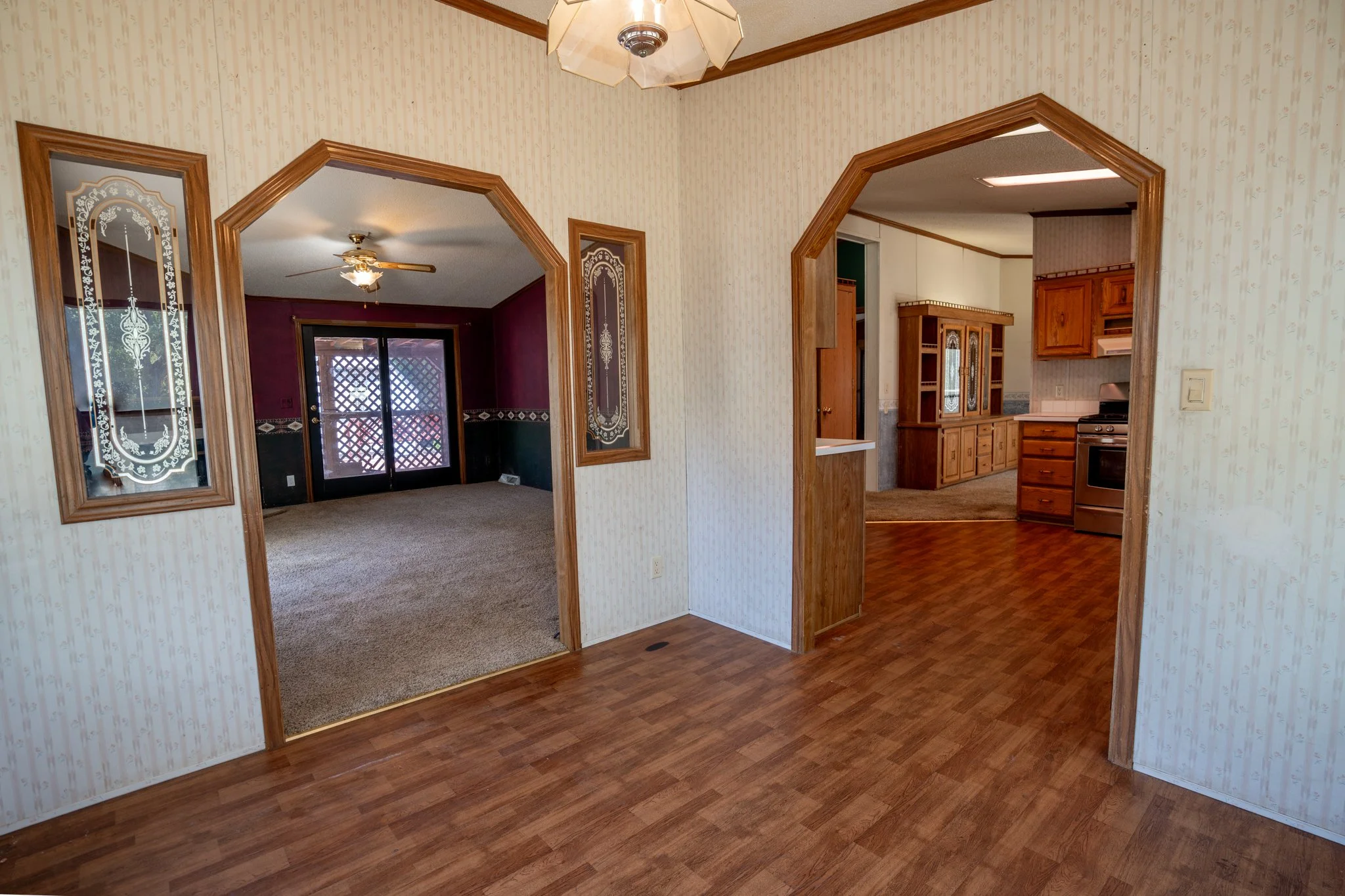 19 - 755 Cedar St - Sun Room.jpg