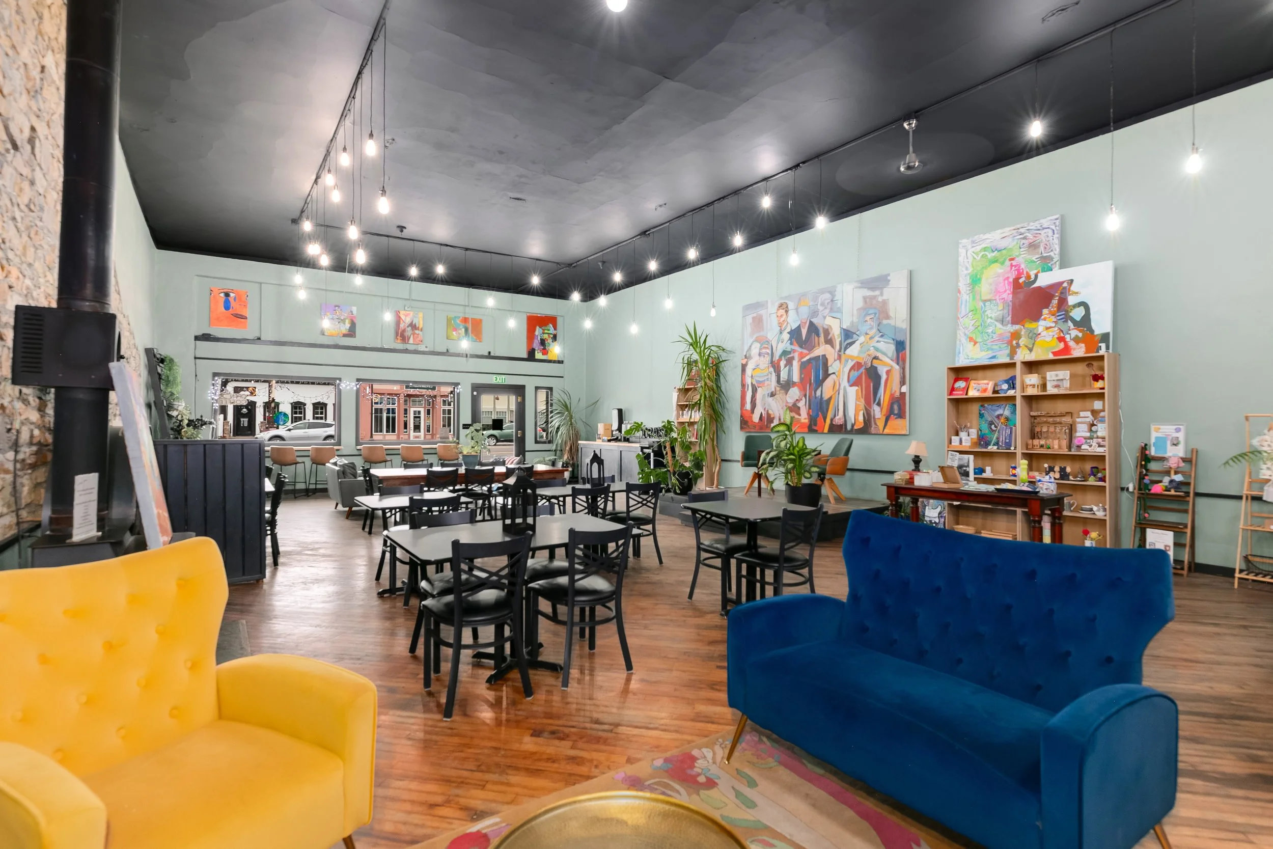 33-Main Restaurant Area_Seating Area.jpg
