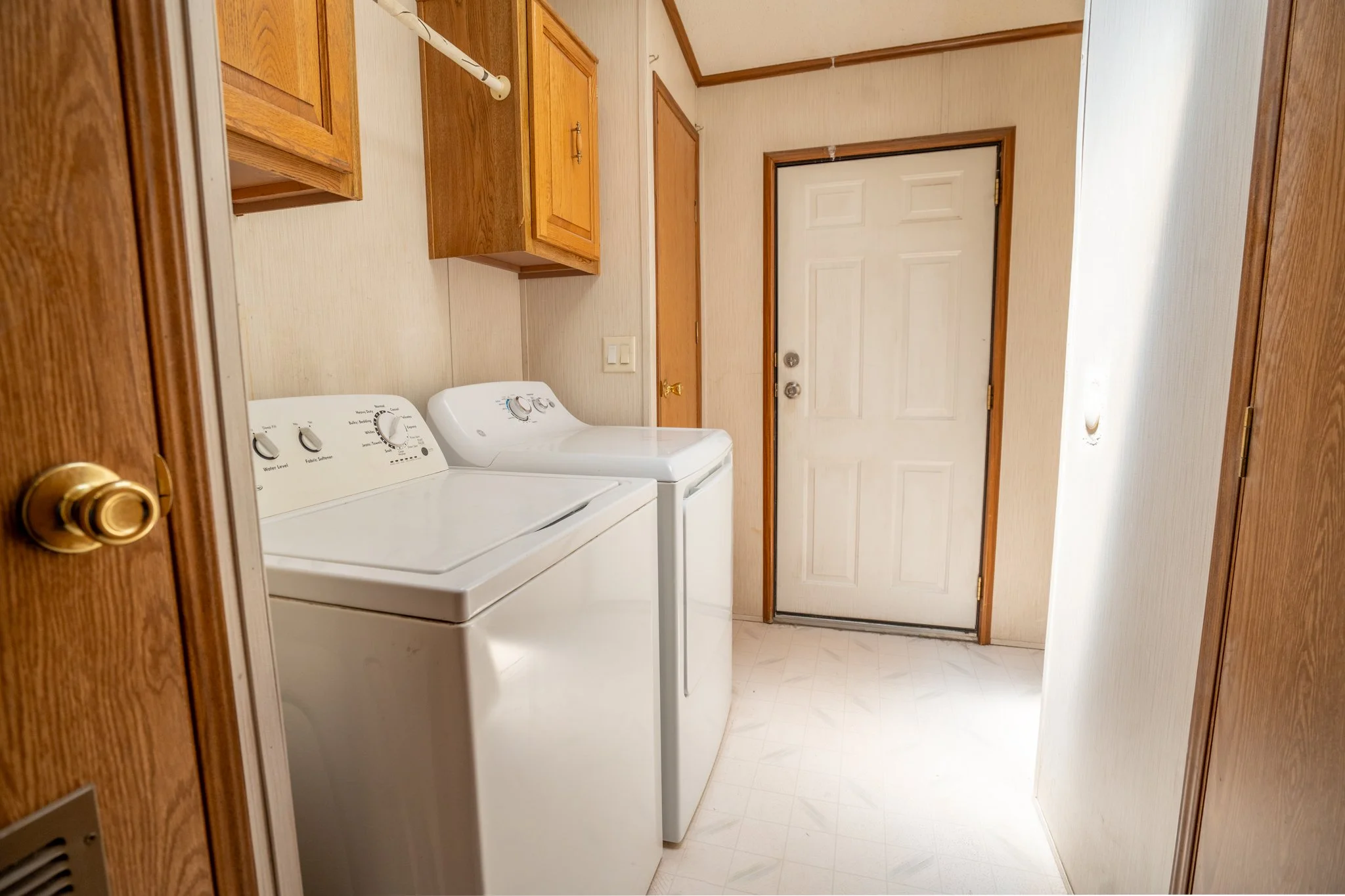 23 - 755 Cedar St - Mudroom_bath.jpg