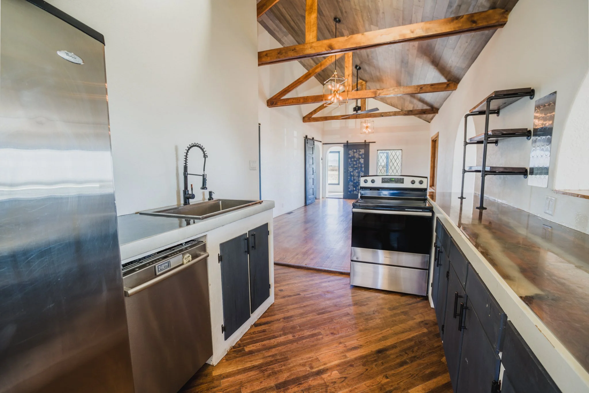 23 - Kitchen.jpg