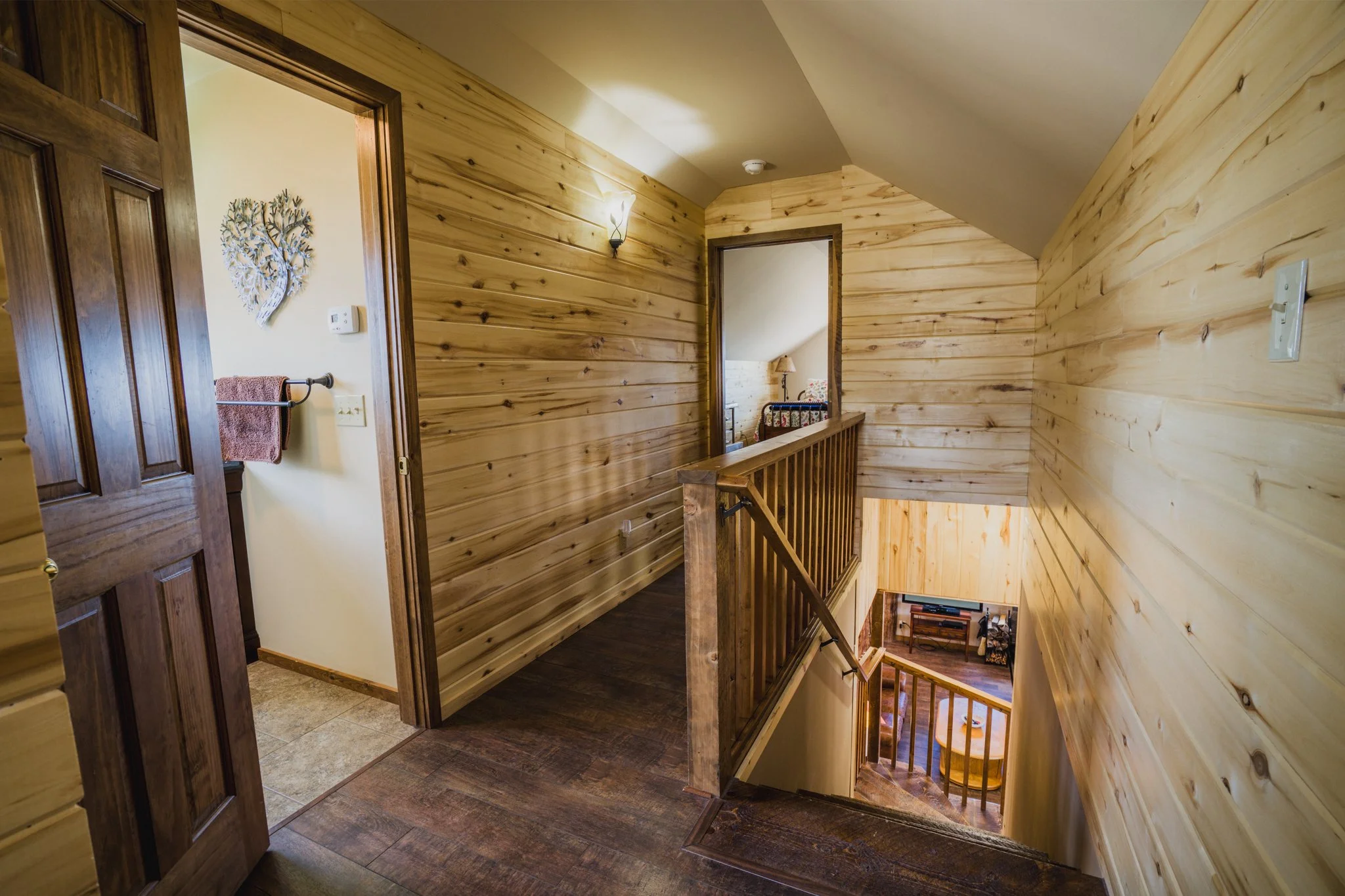 32 Upstairs Hallway.jpg