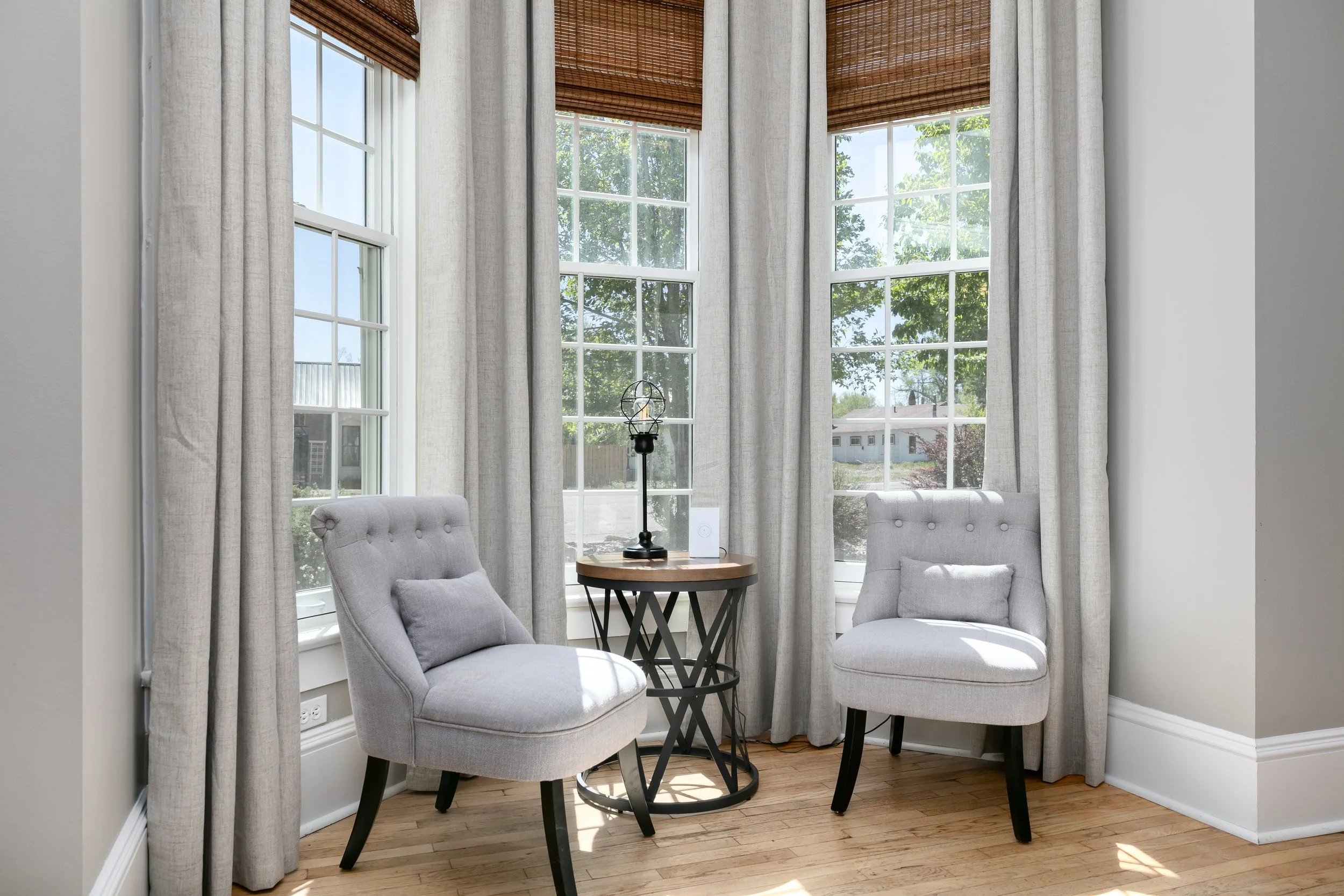 23-Lounge Area.jpg