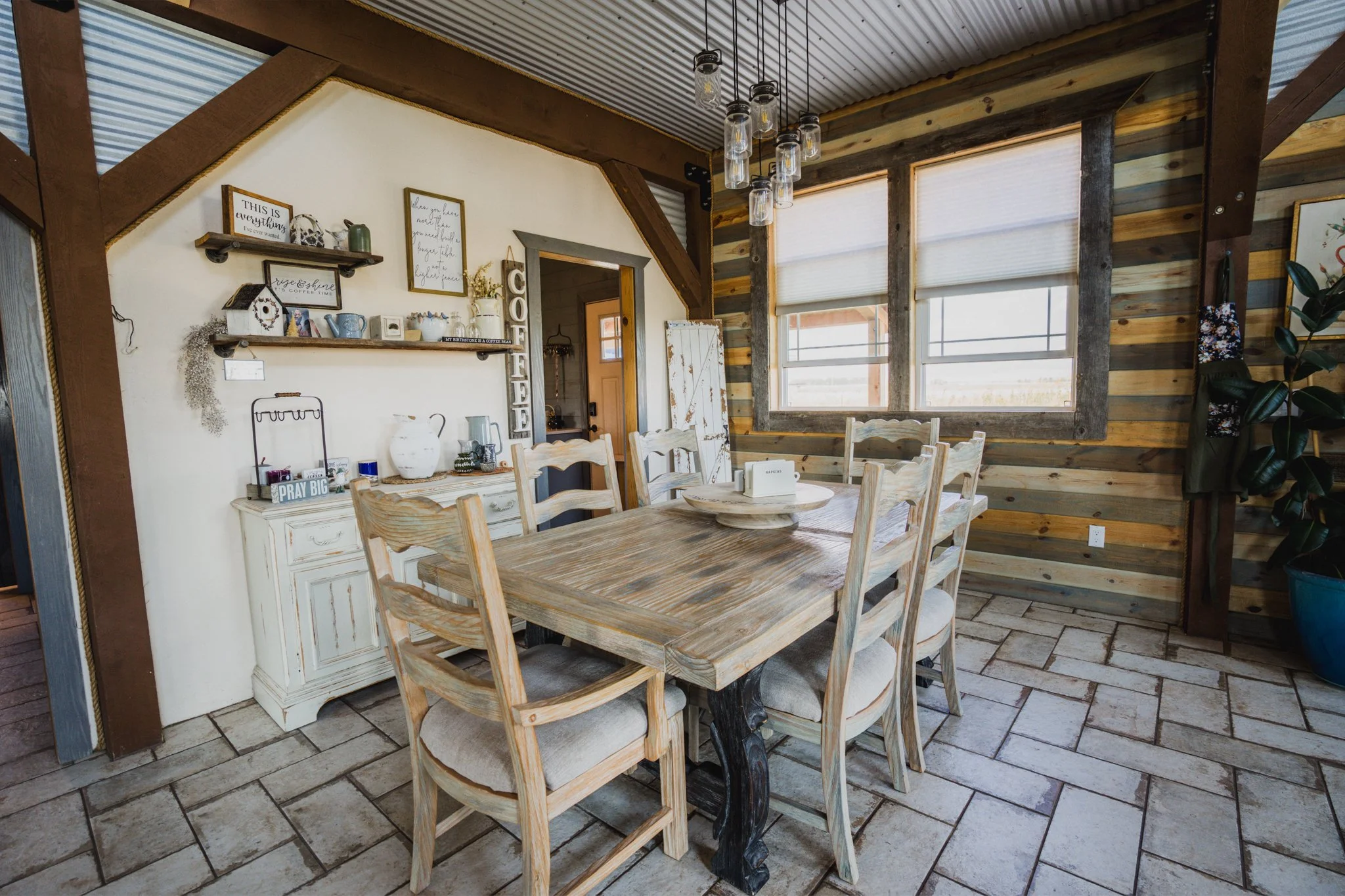 15 - Dining Room - 2218 CR 43.jpg