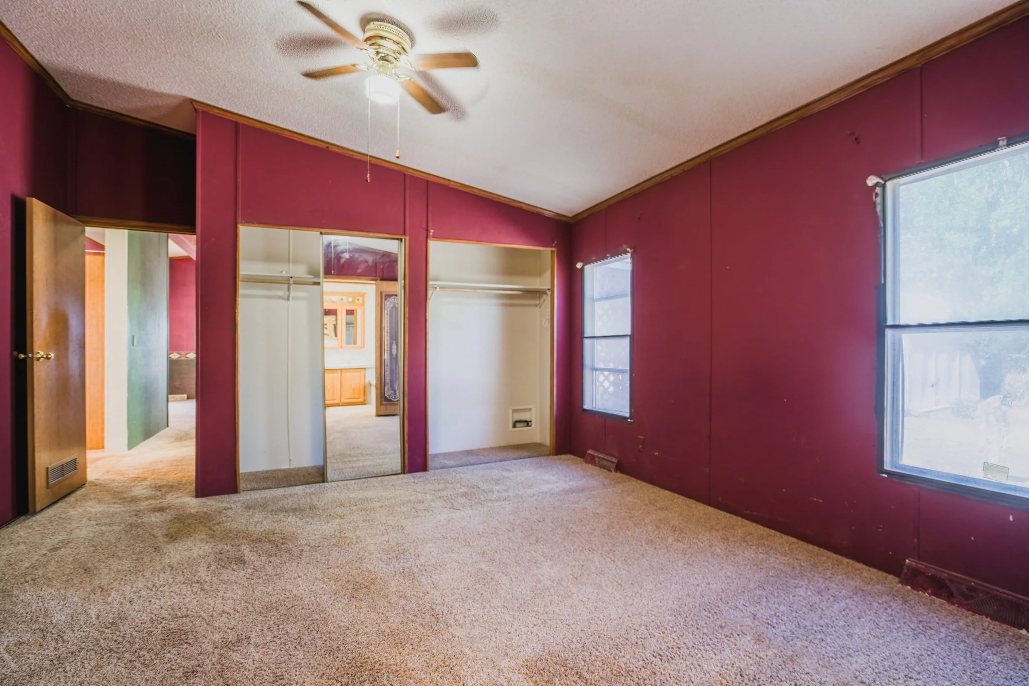 26 - 755 Cedar St - Bedroom Main.jpg