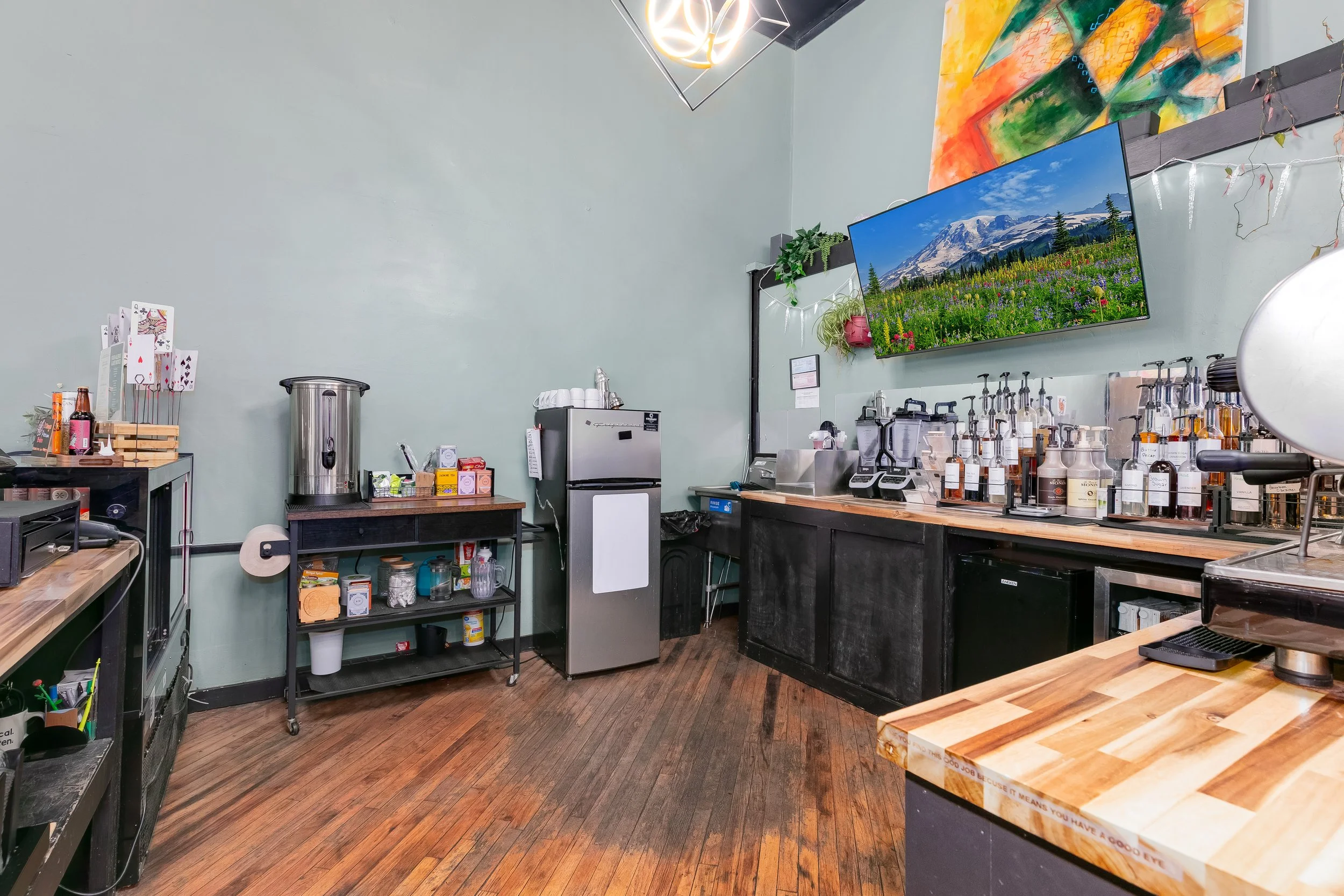 25-Checkout Counter_Coffee Area.jpg
