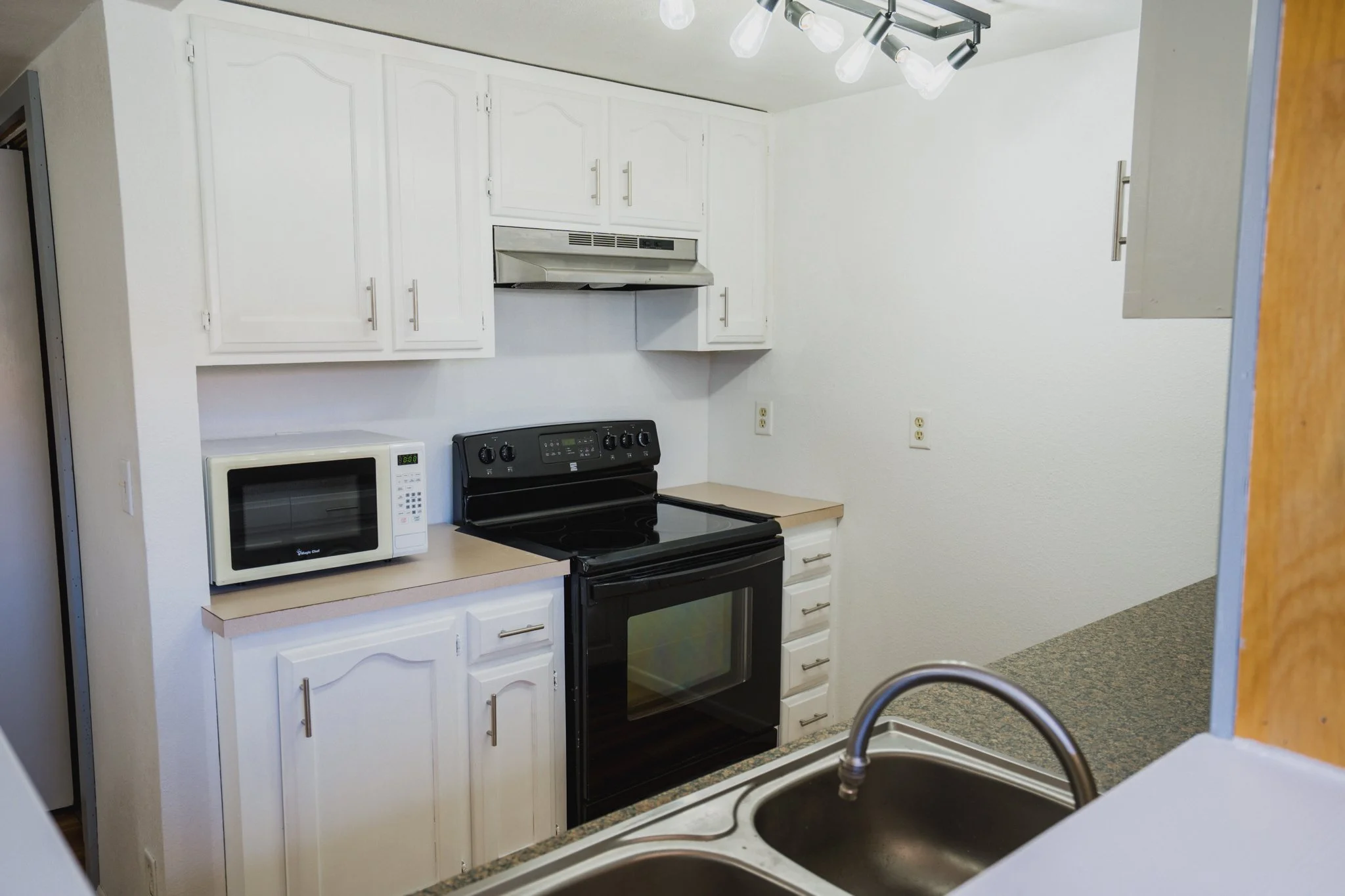 16 - House Kitchen.jpg