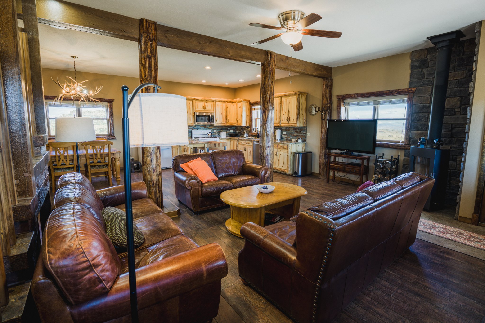 17 Living Room.jpg