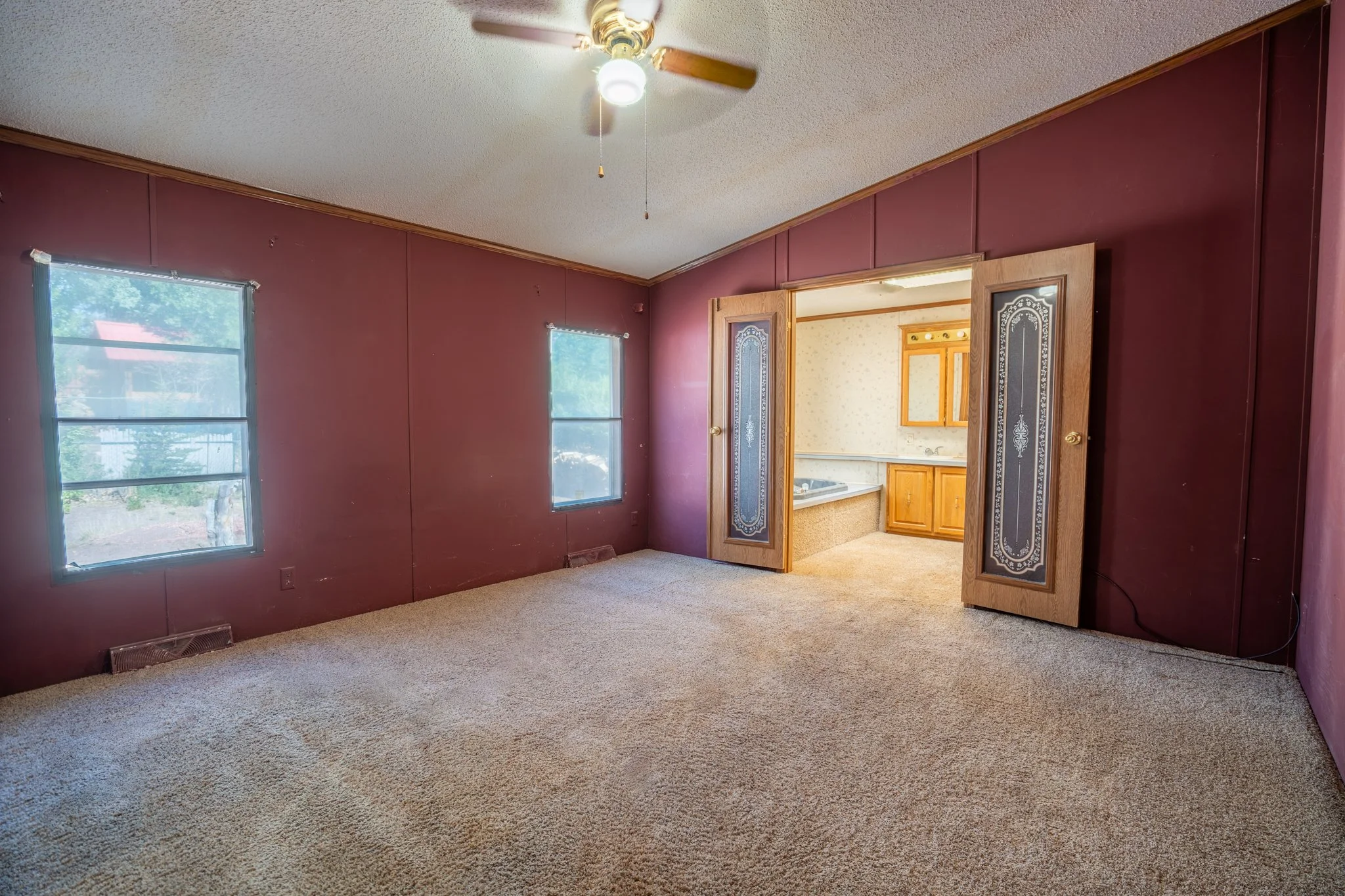 25 - 755 Cedar St - Bedroom Main.jpg