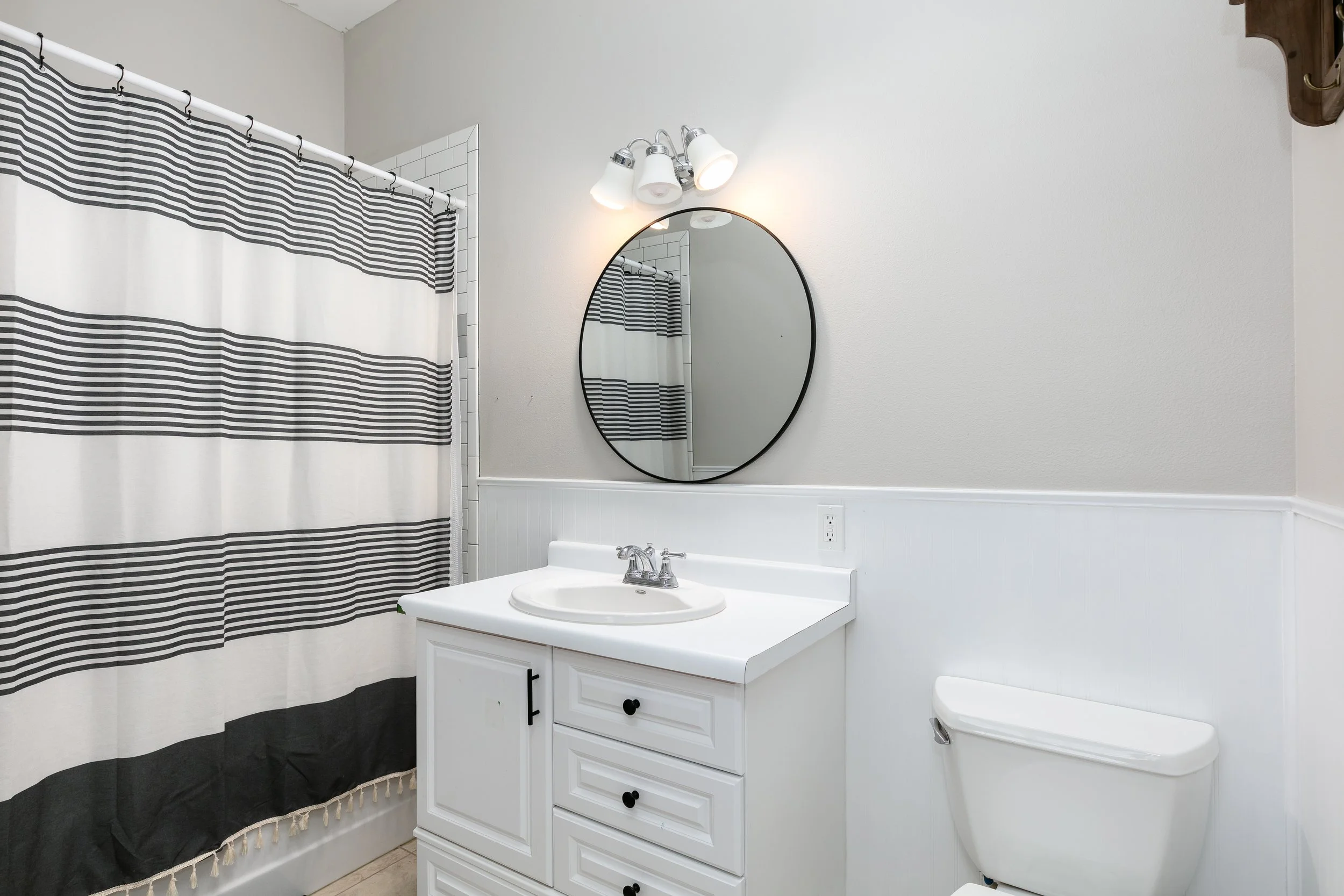 43-Bathroom.jpg